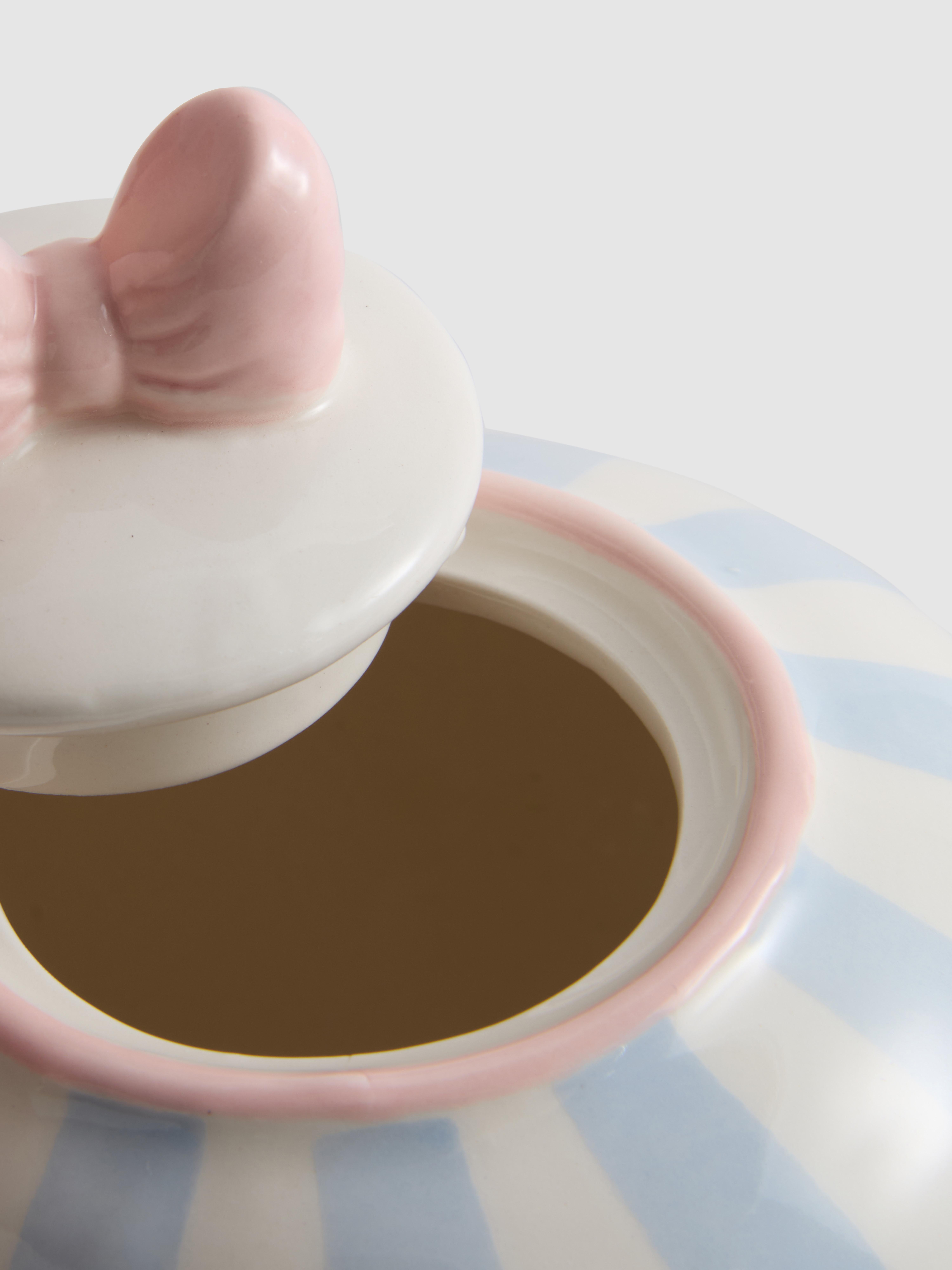 Théière à nœuds en relief