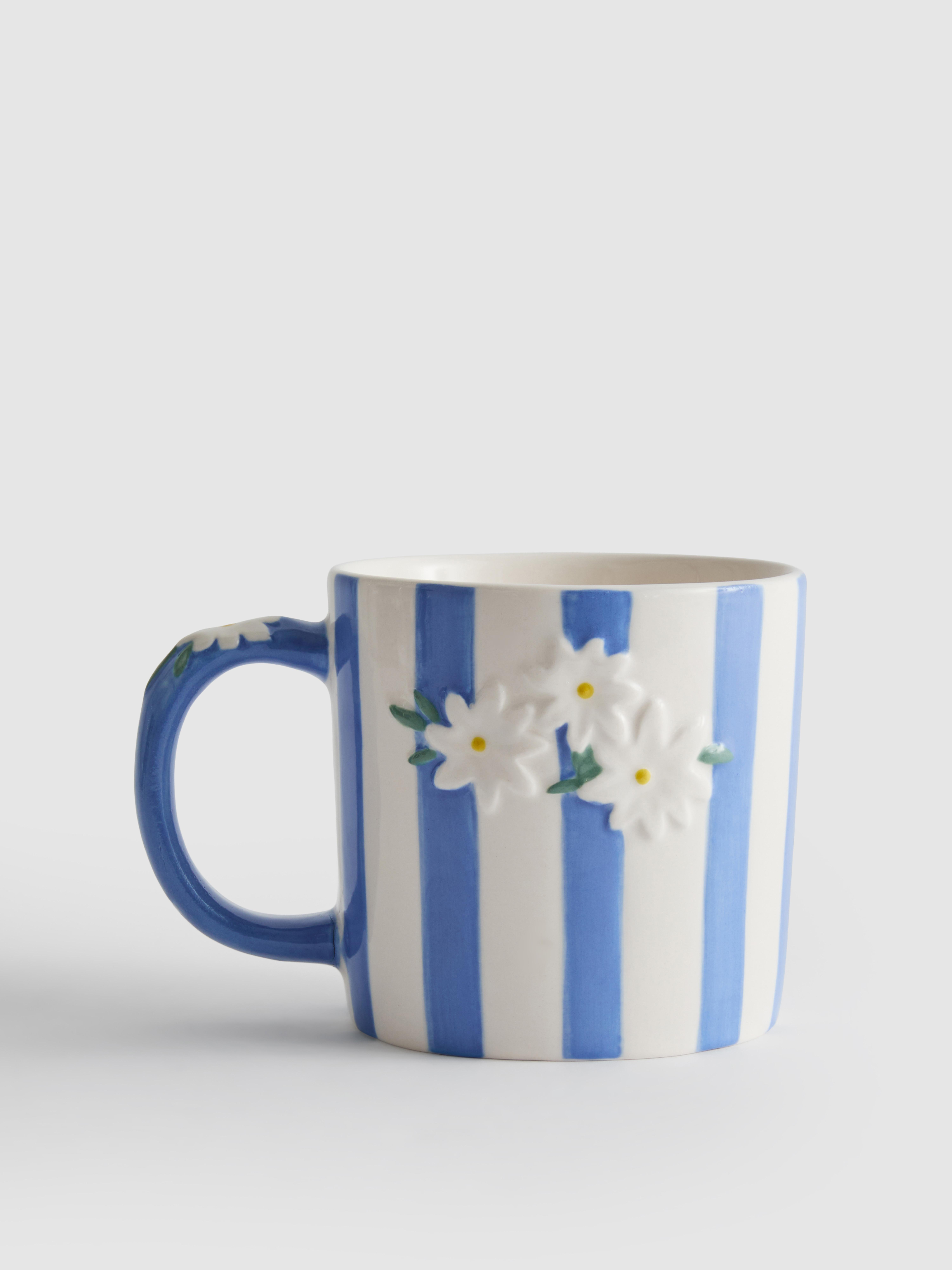 Črtasta cvetlična skodelica