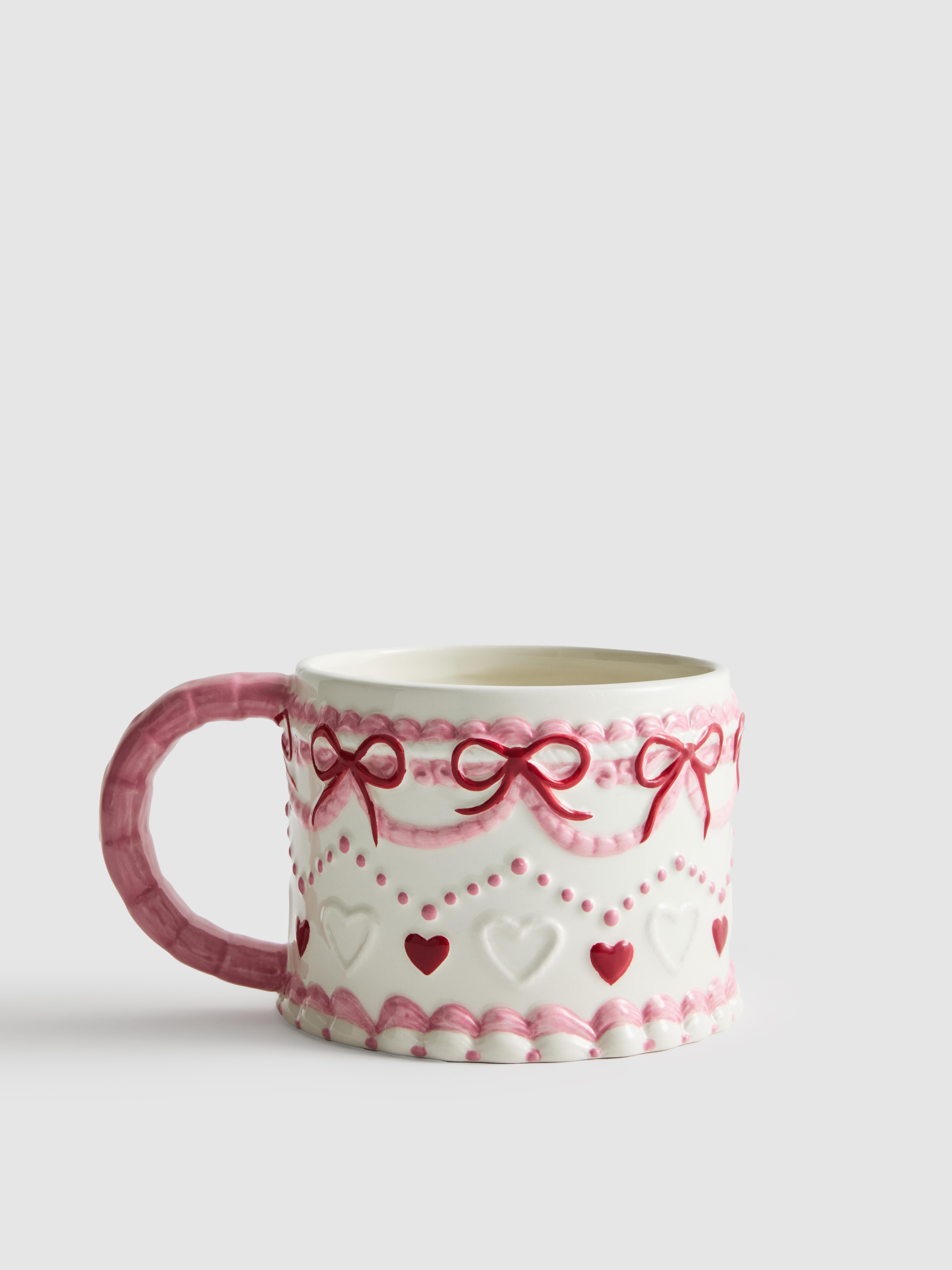 Cană în formă de tort