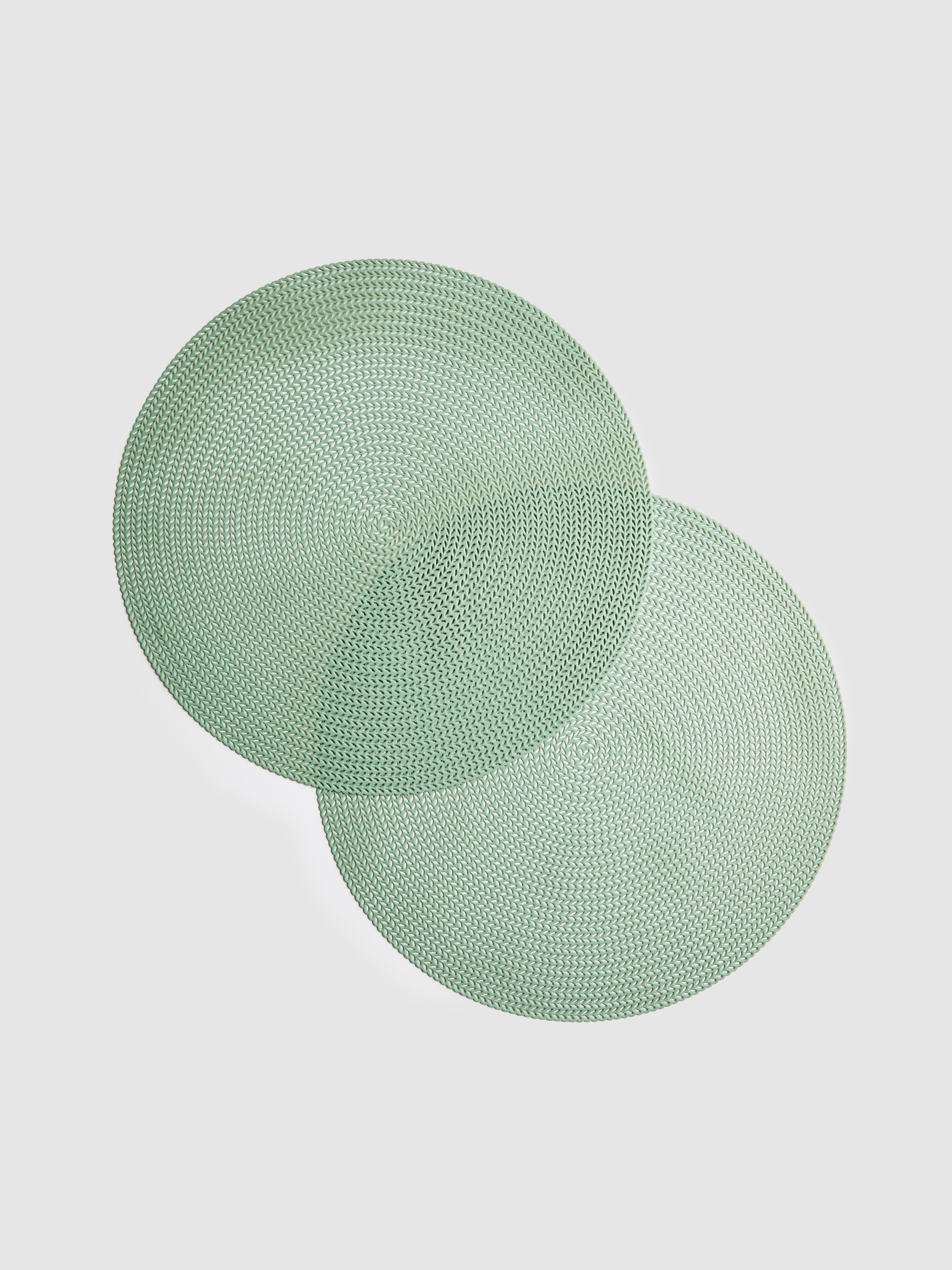 2 kulatá prostírání