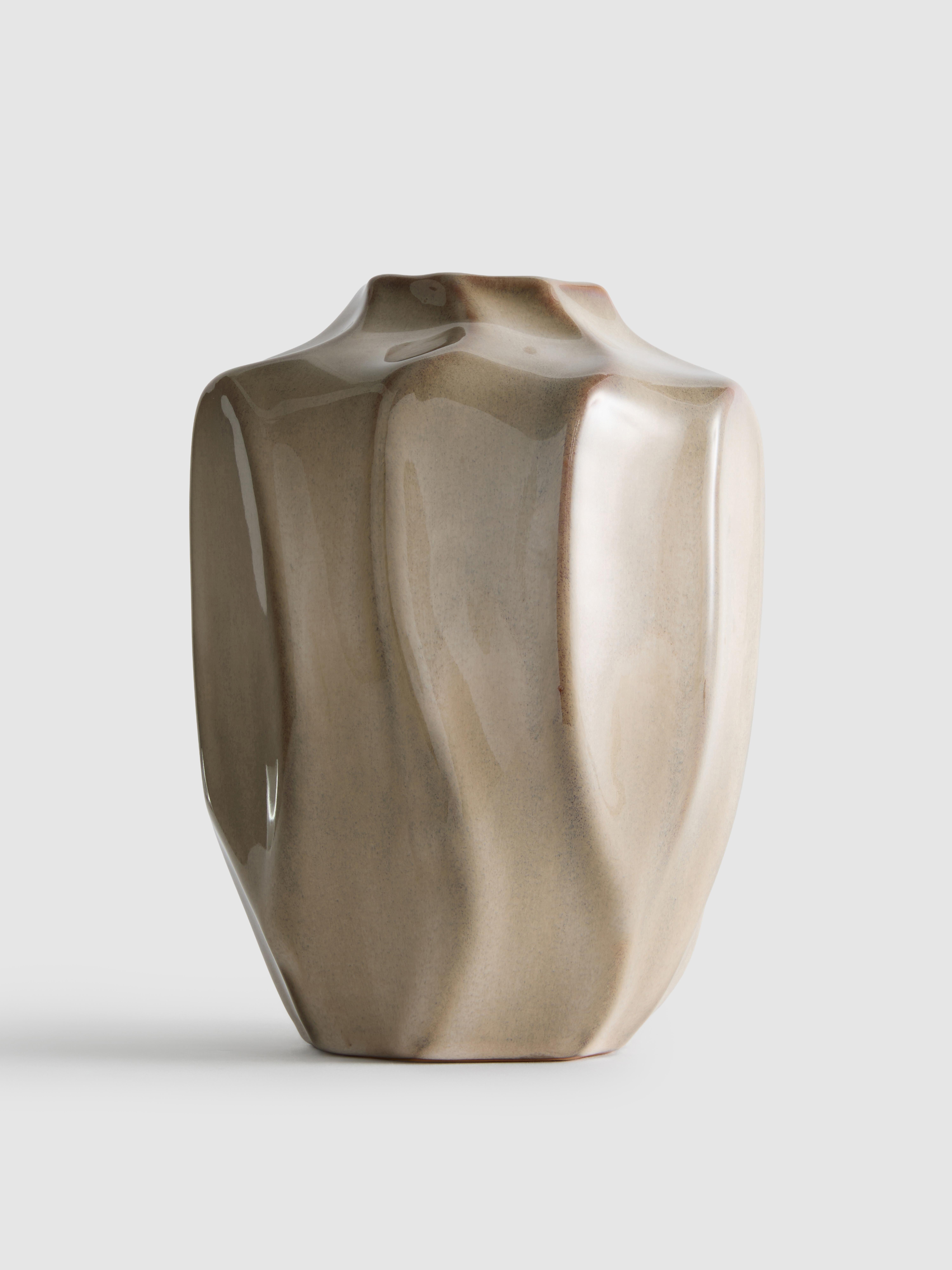 Geformte Keramikvase