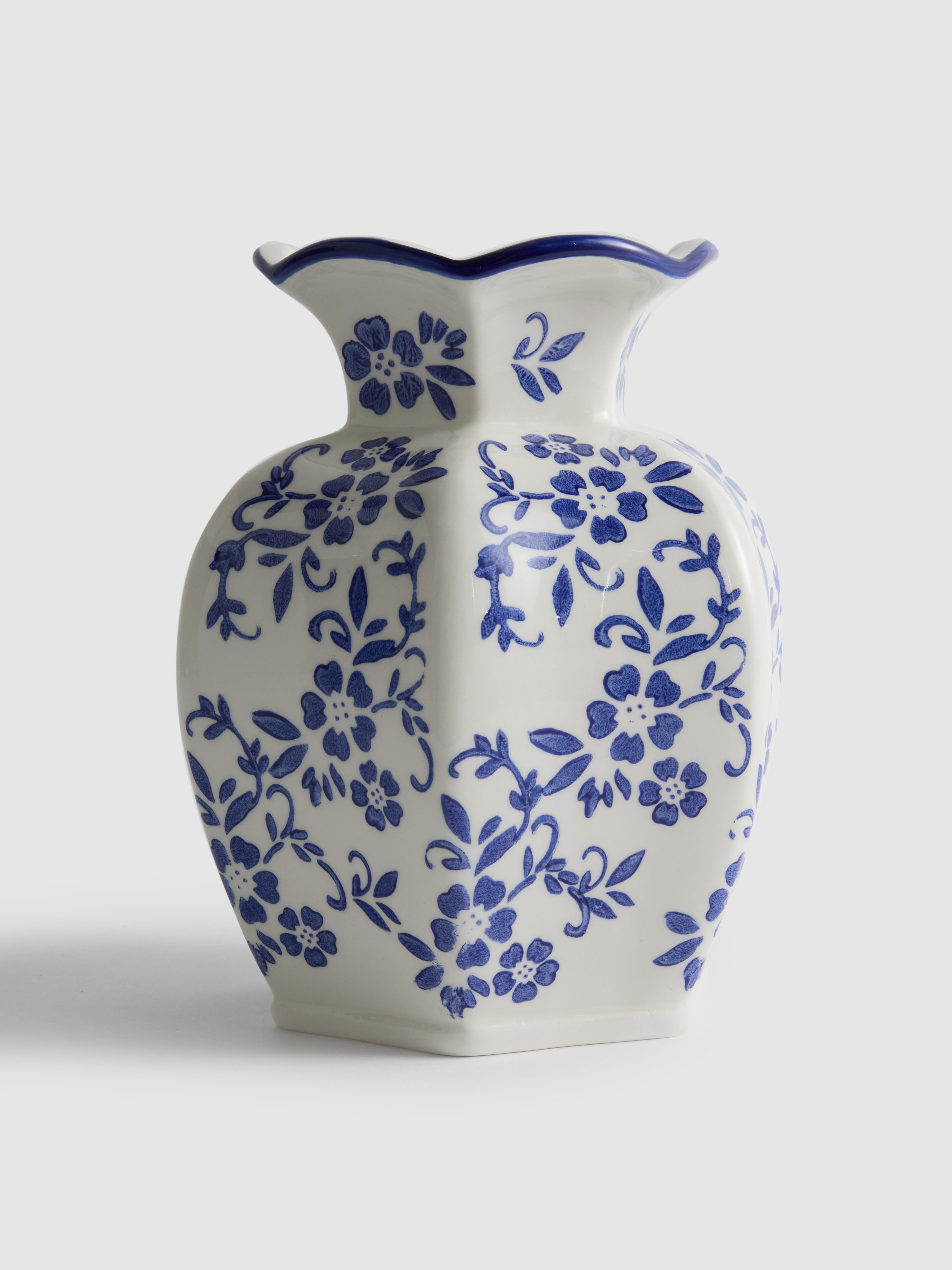 Vase à motif toile florale