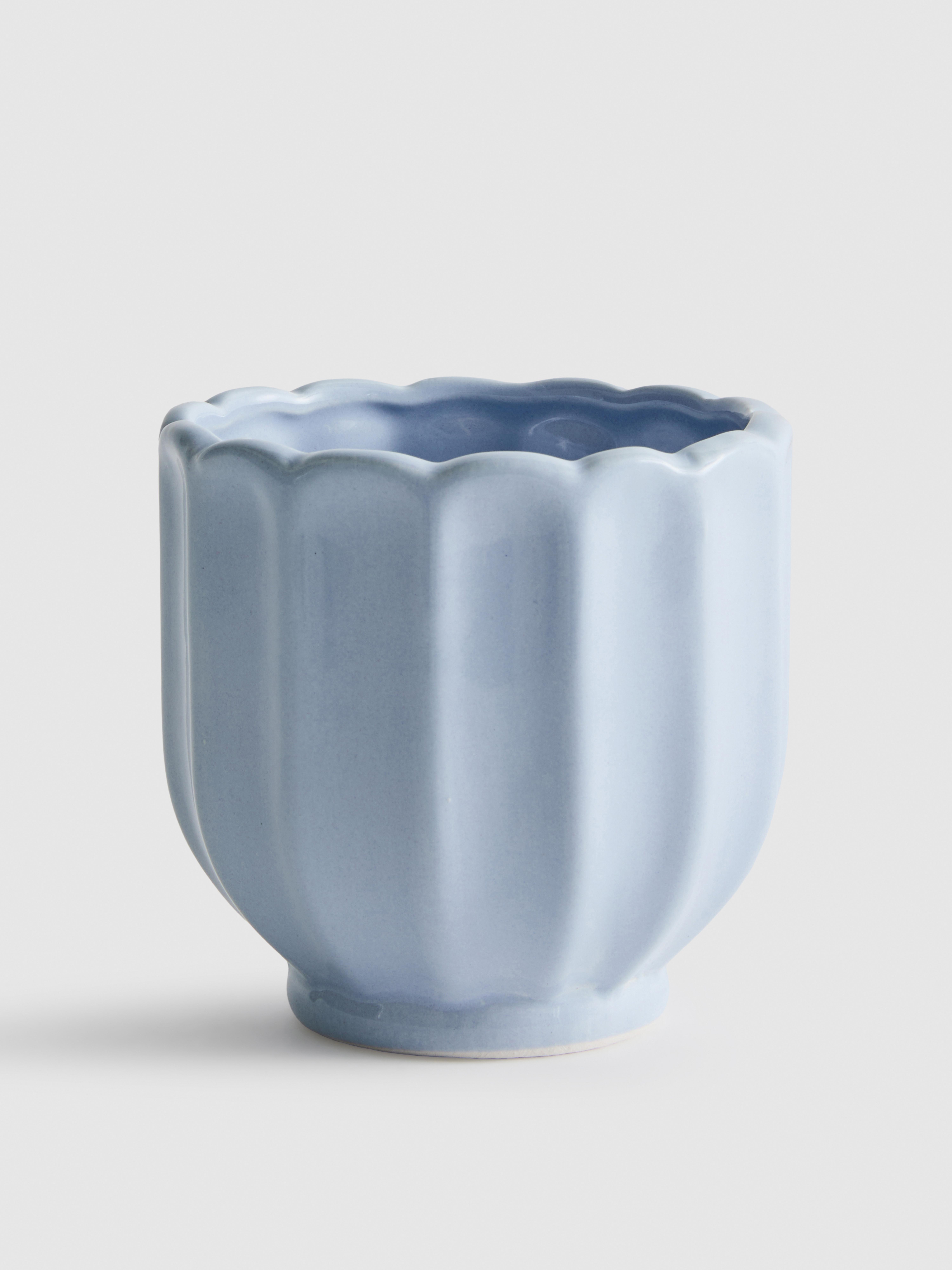 Small Scalloped Plant Pot