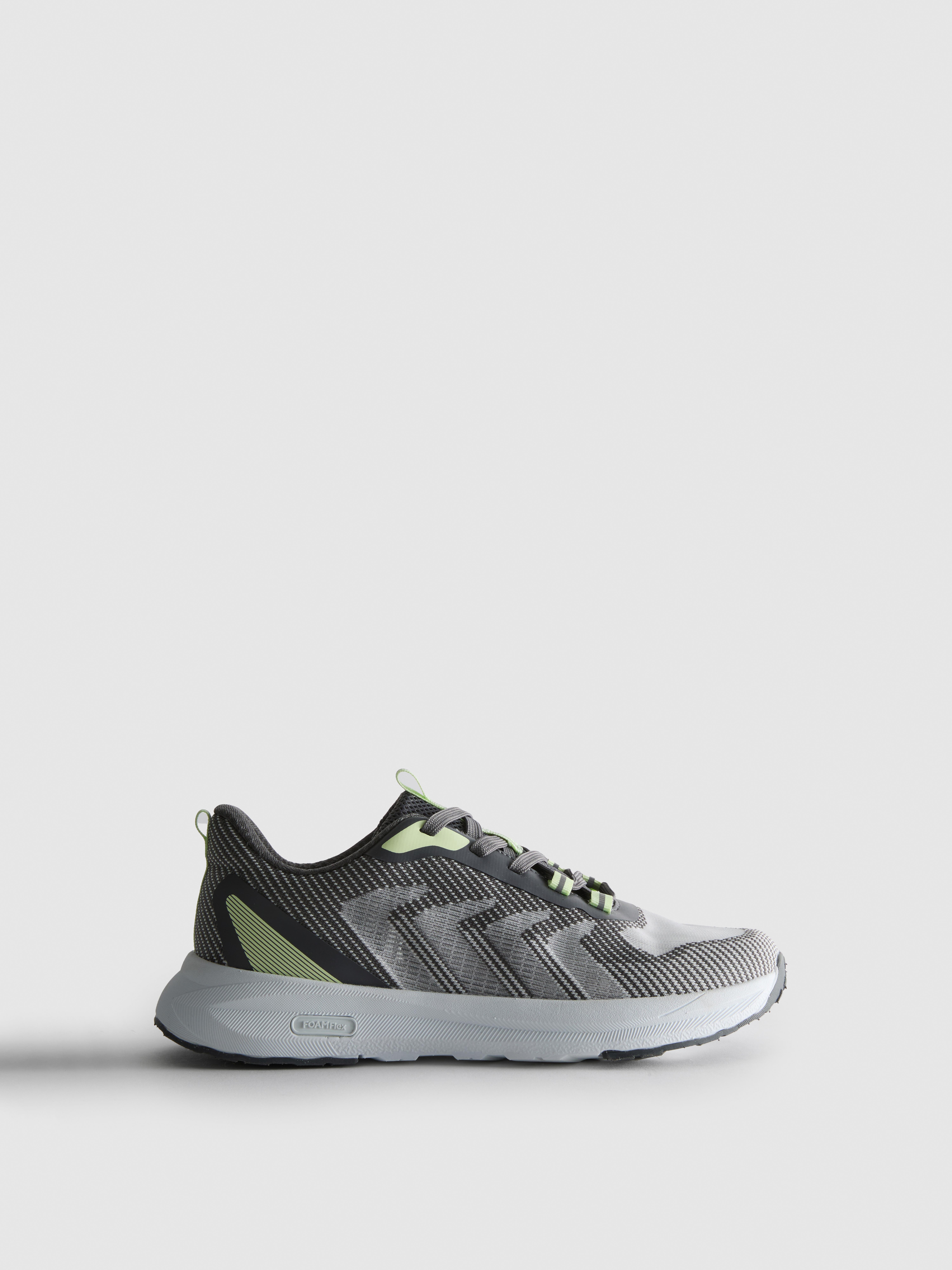 FoamFlex Sneakers