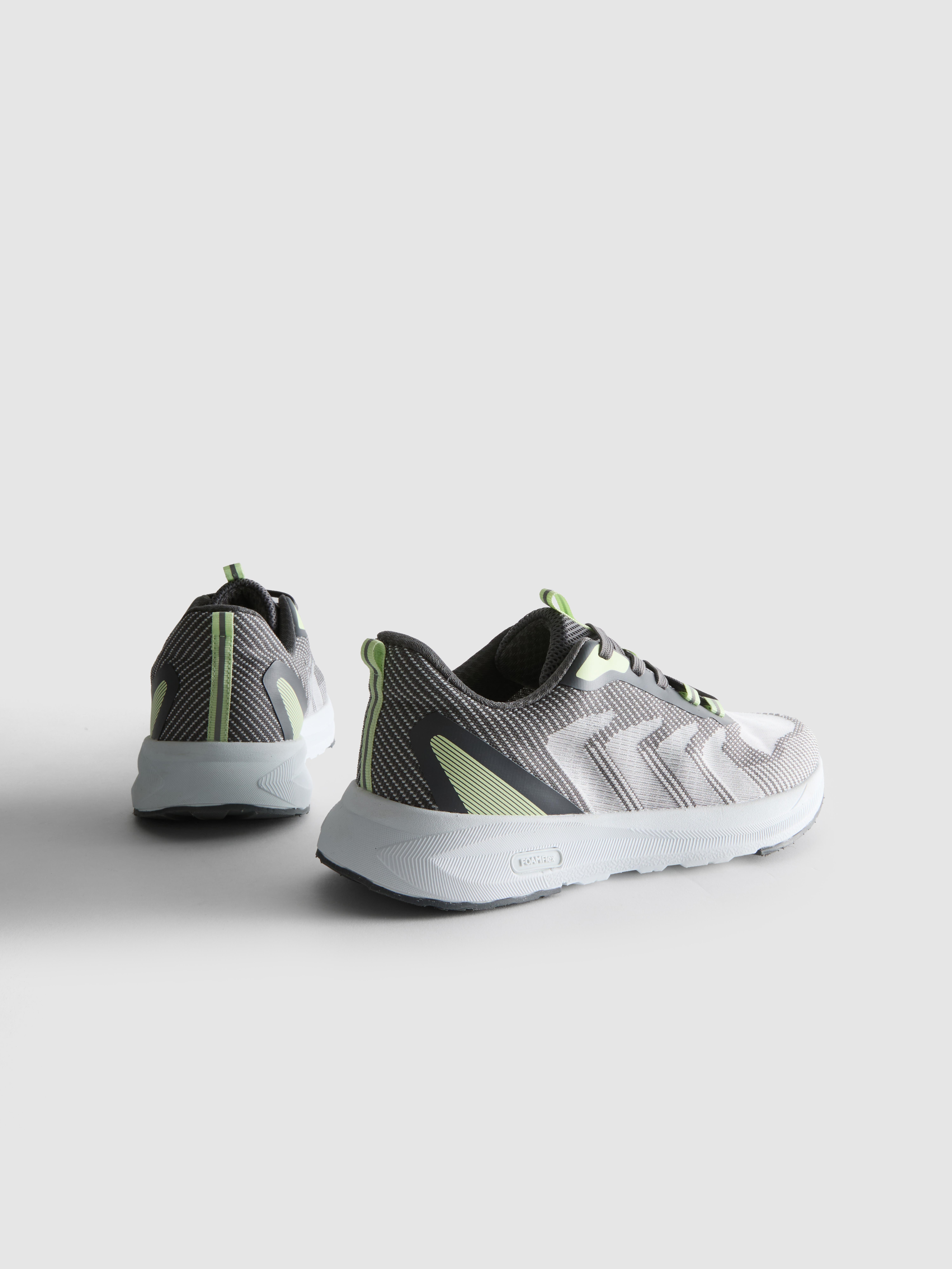 FoamFlex Sneakers