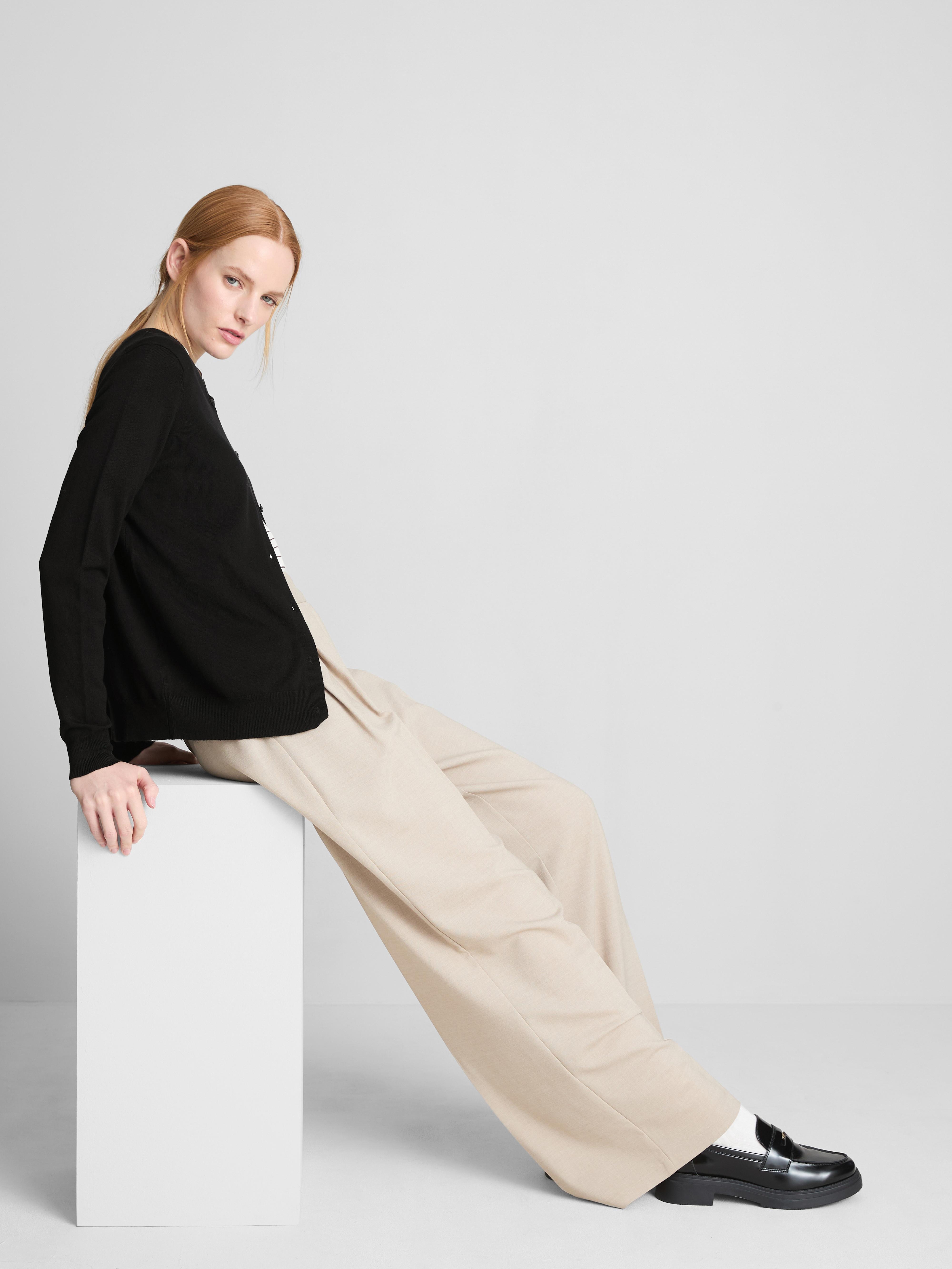 Casaco malha gola redonda essencial