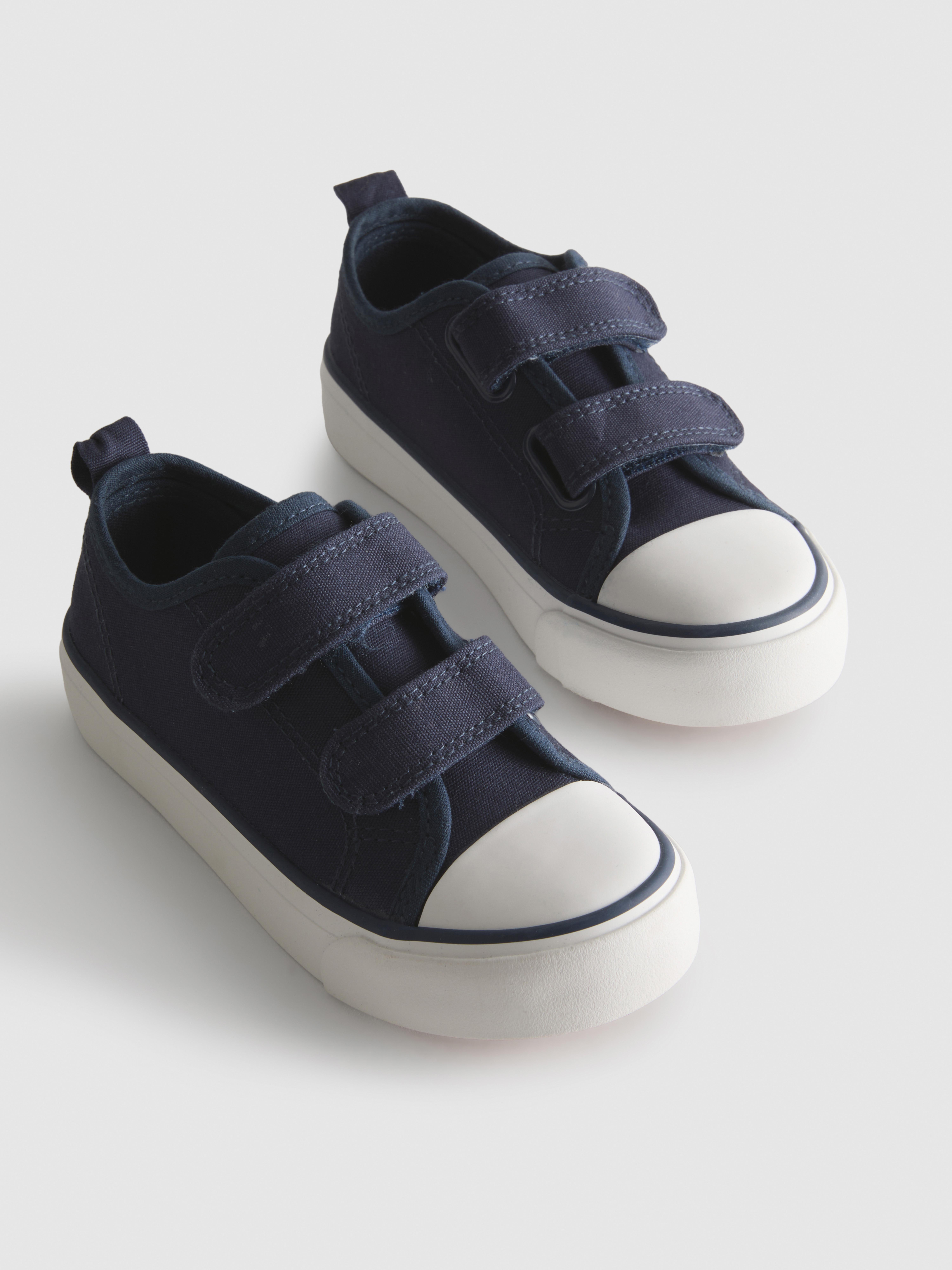 Płócienne buty sportowe z niską cholewką