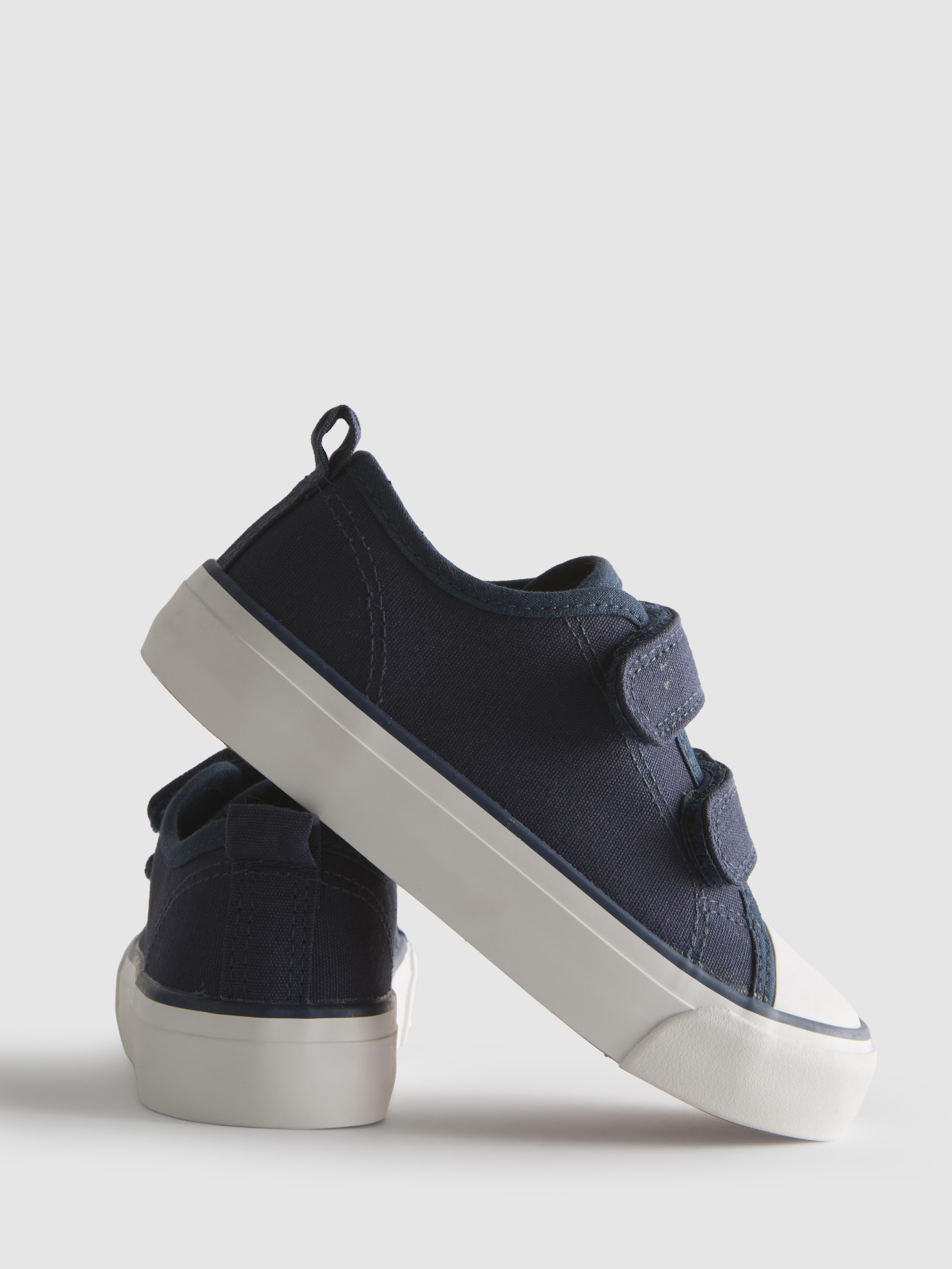 Płócienne buty sportowe z niską cholewką