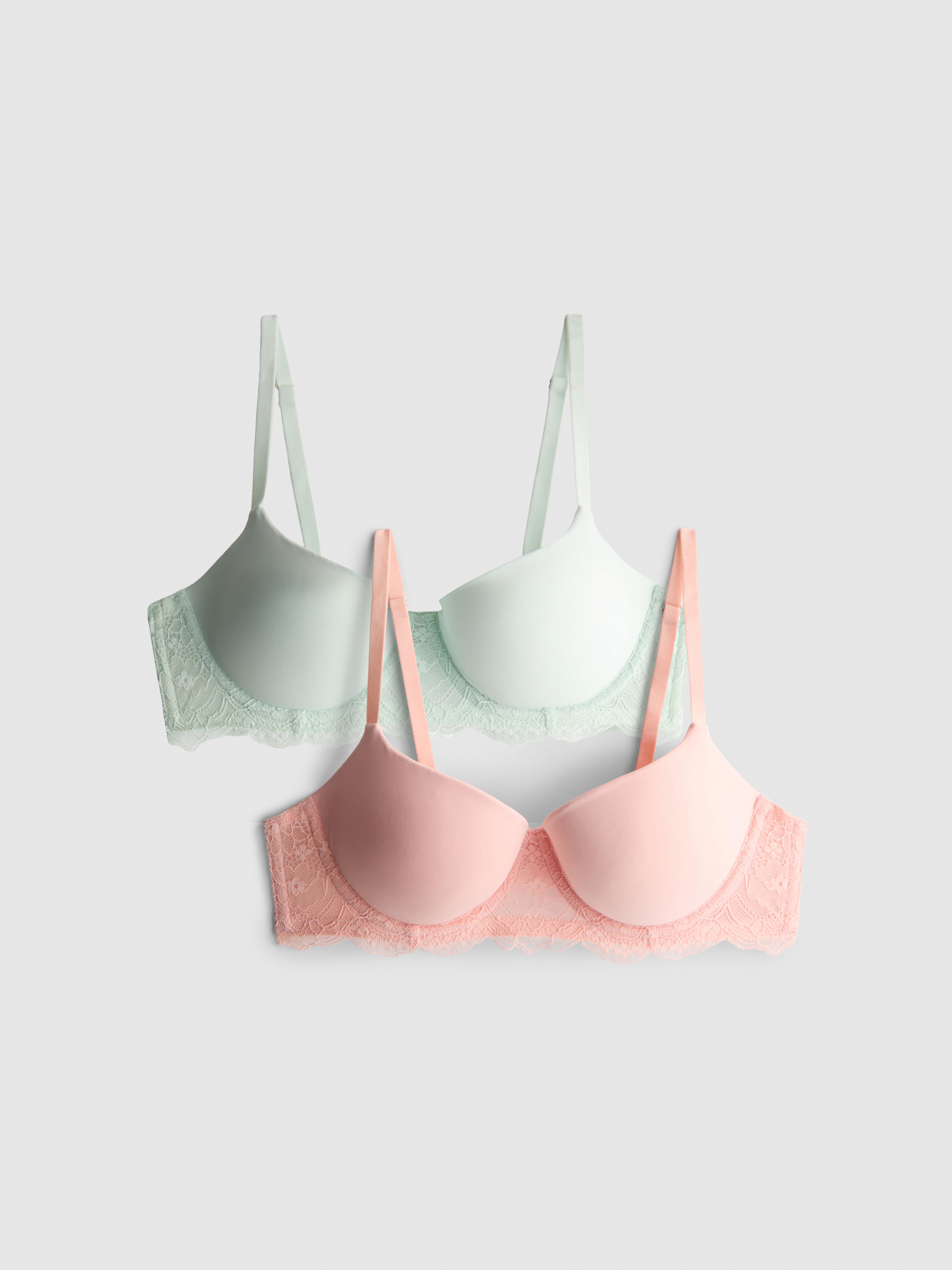 2 sutiene cu ornamente din dantelă A-D