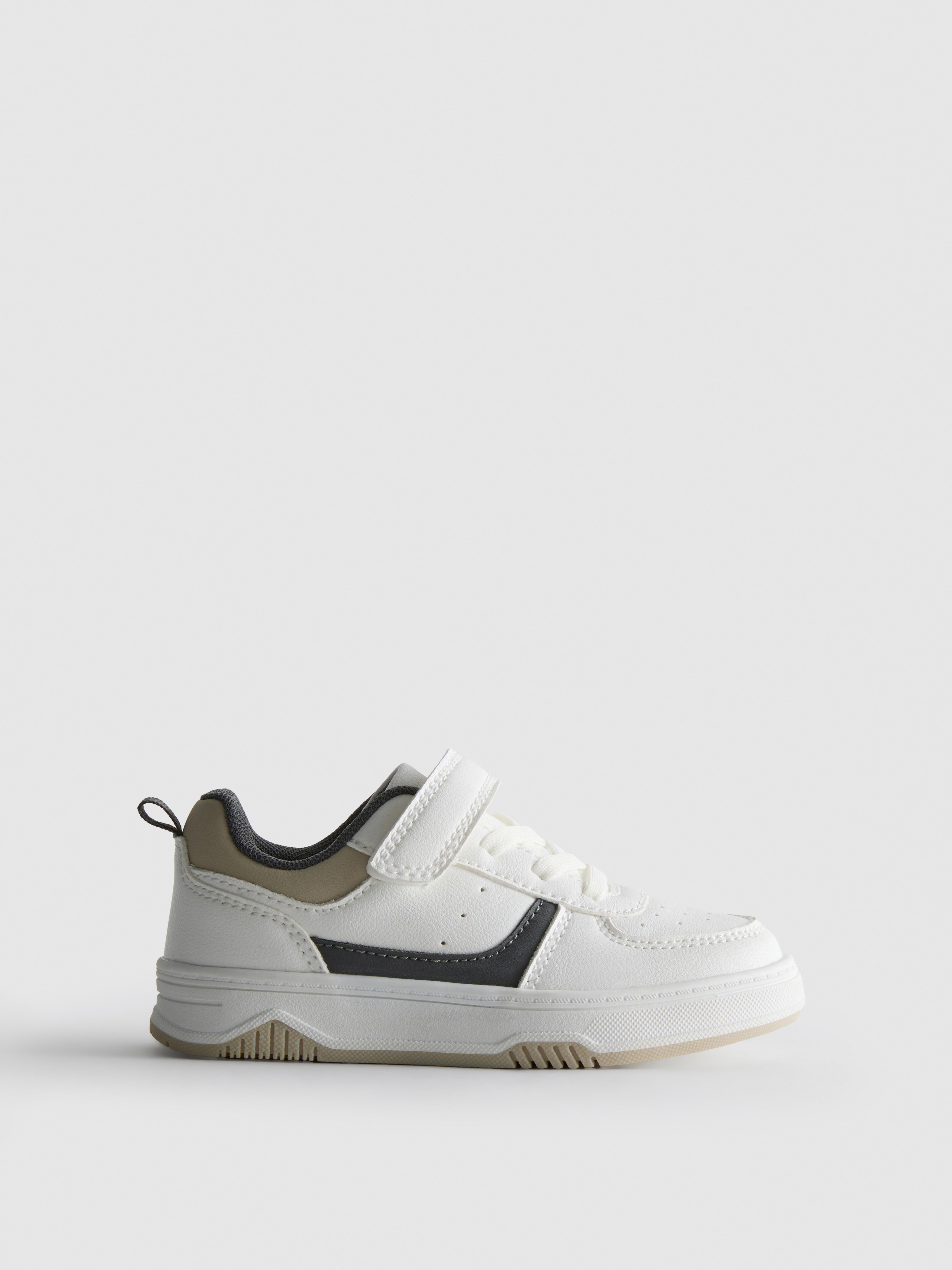 Low-Top Trainers