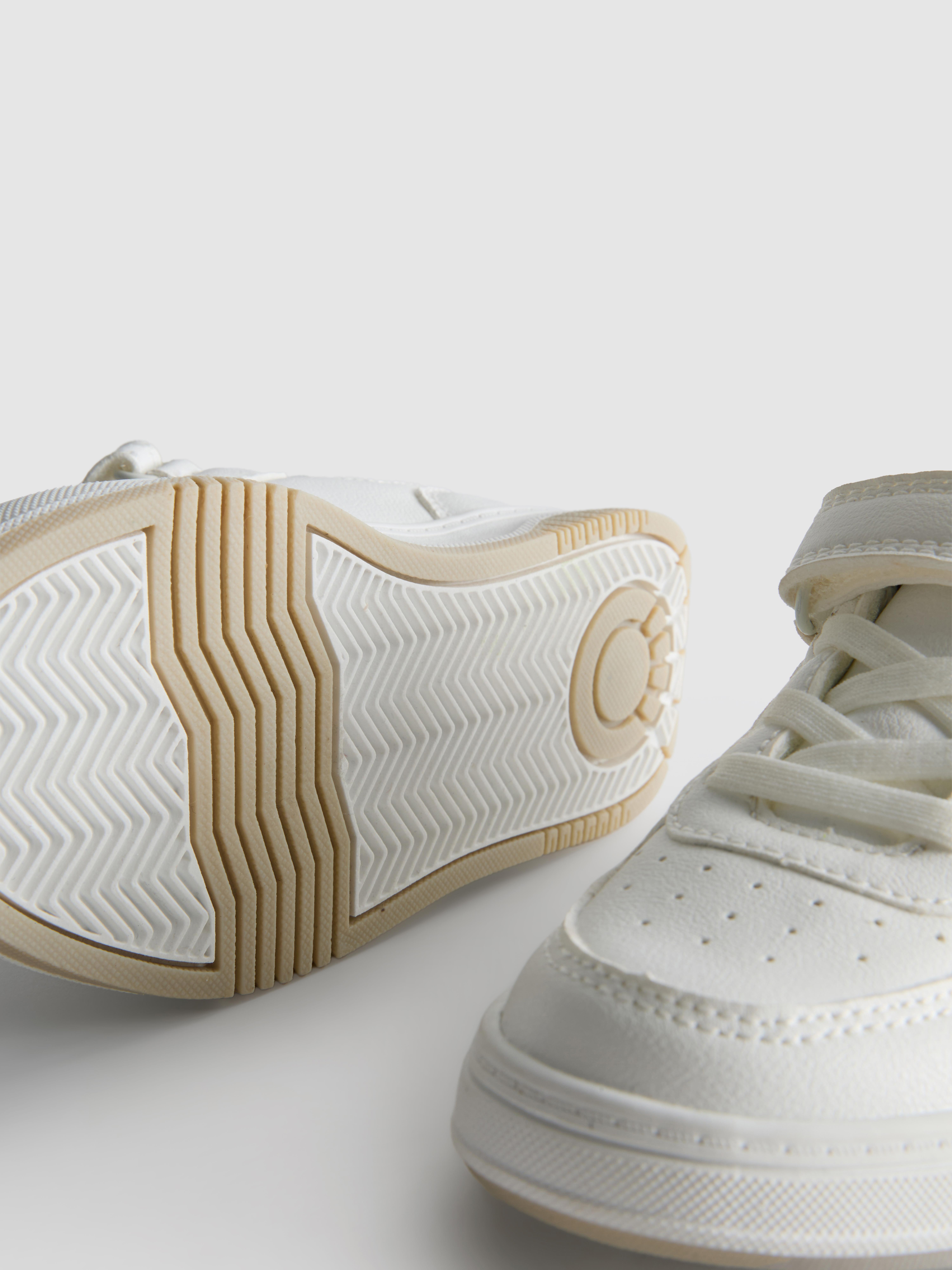Low-Top-Sneaker