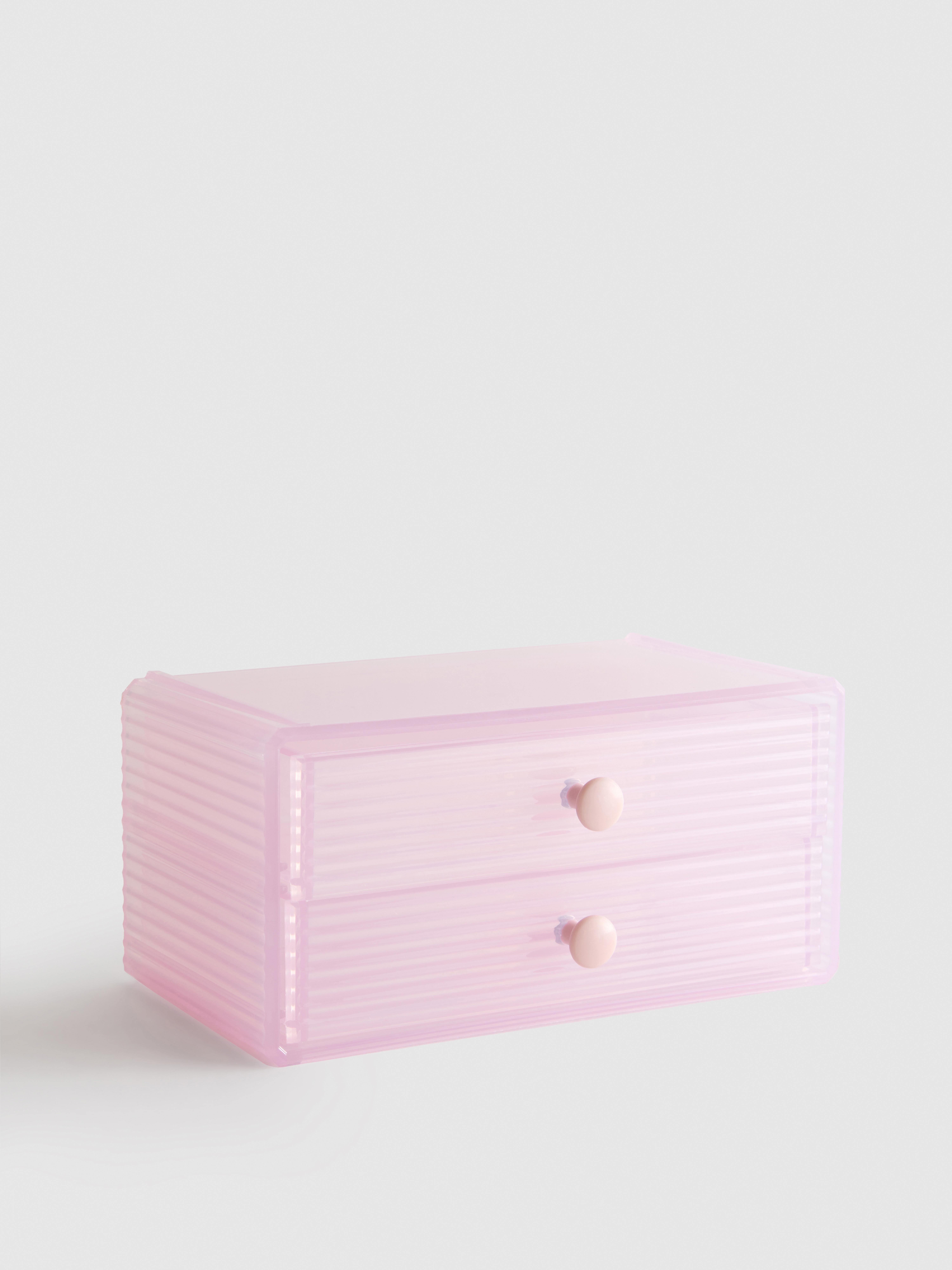 Kis tárolófiókok szépségápolási termékekhez