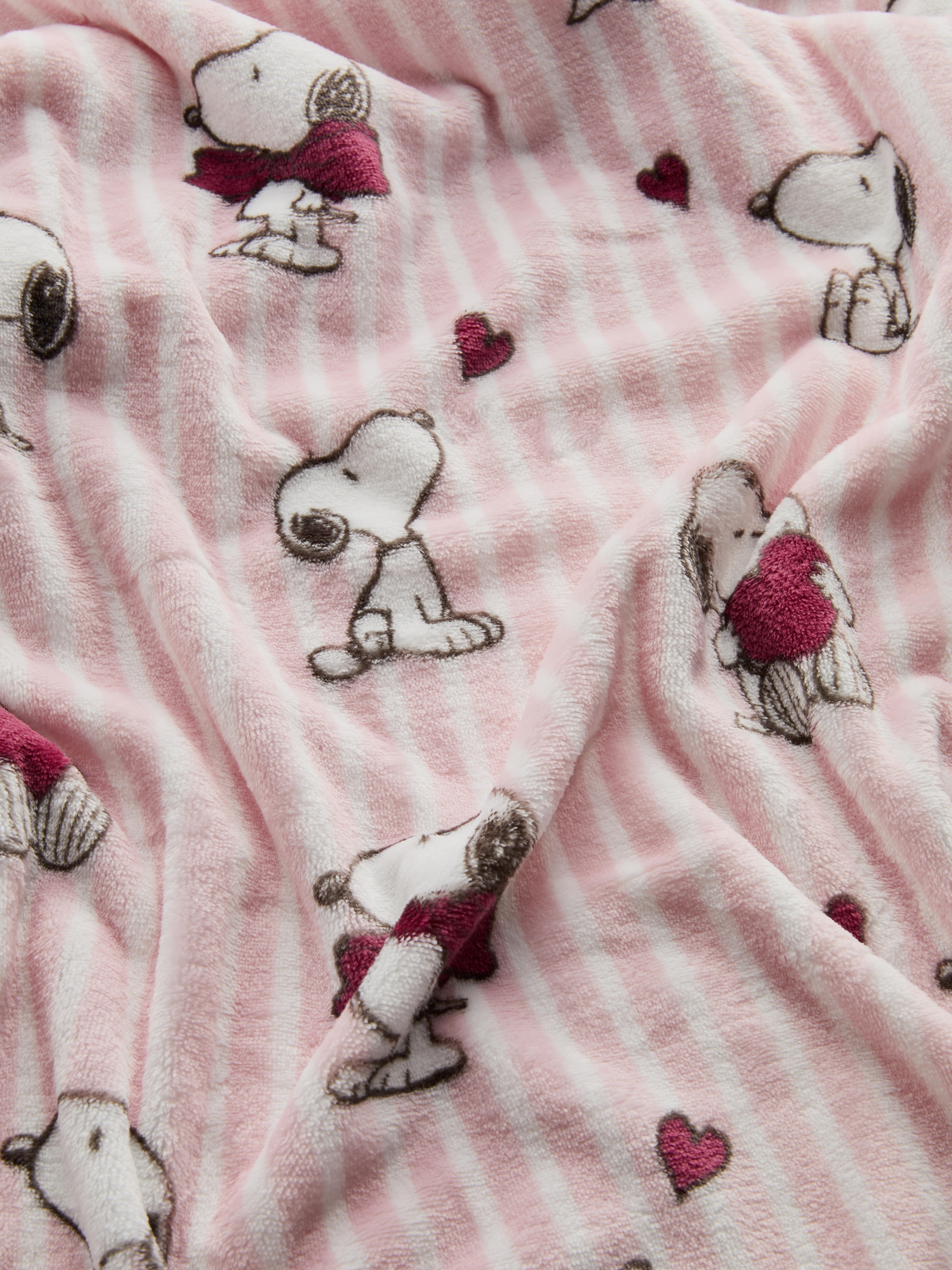 nk Peanuts Snoopy Throw
