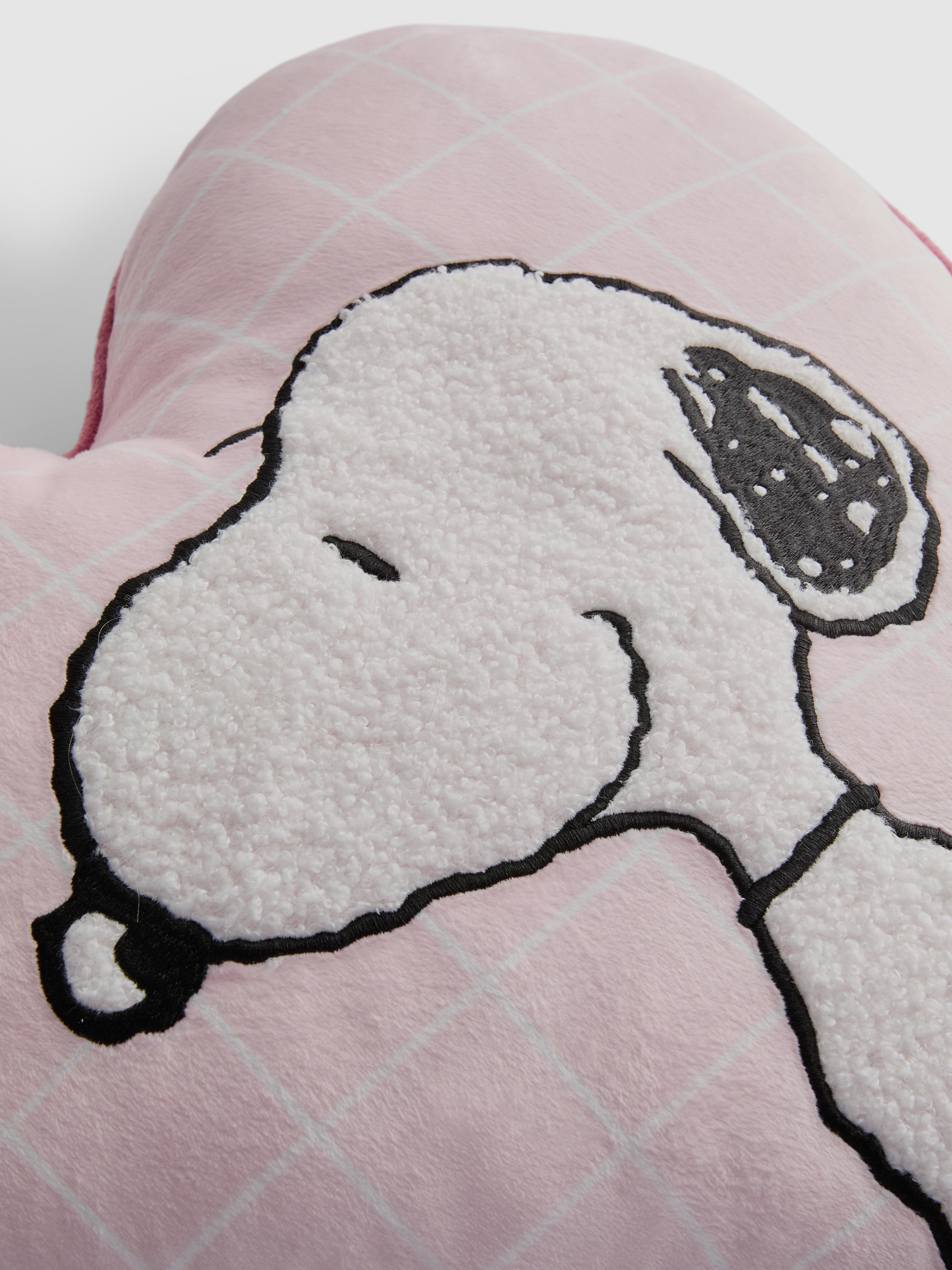 nk Peanuts Snoopy Heart Shaped Cushion