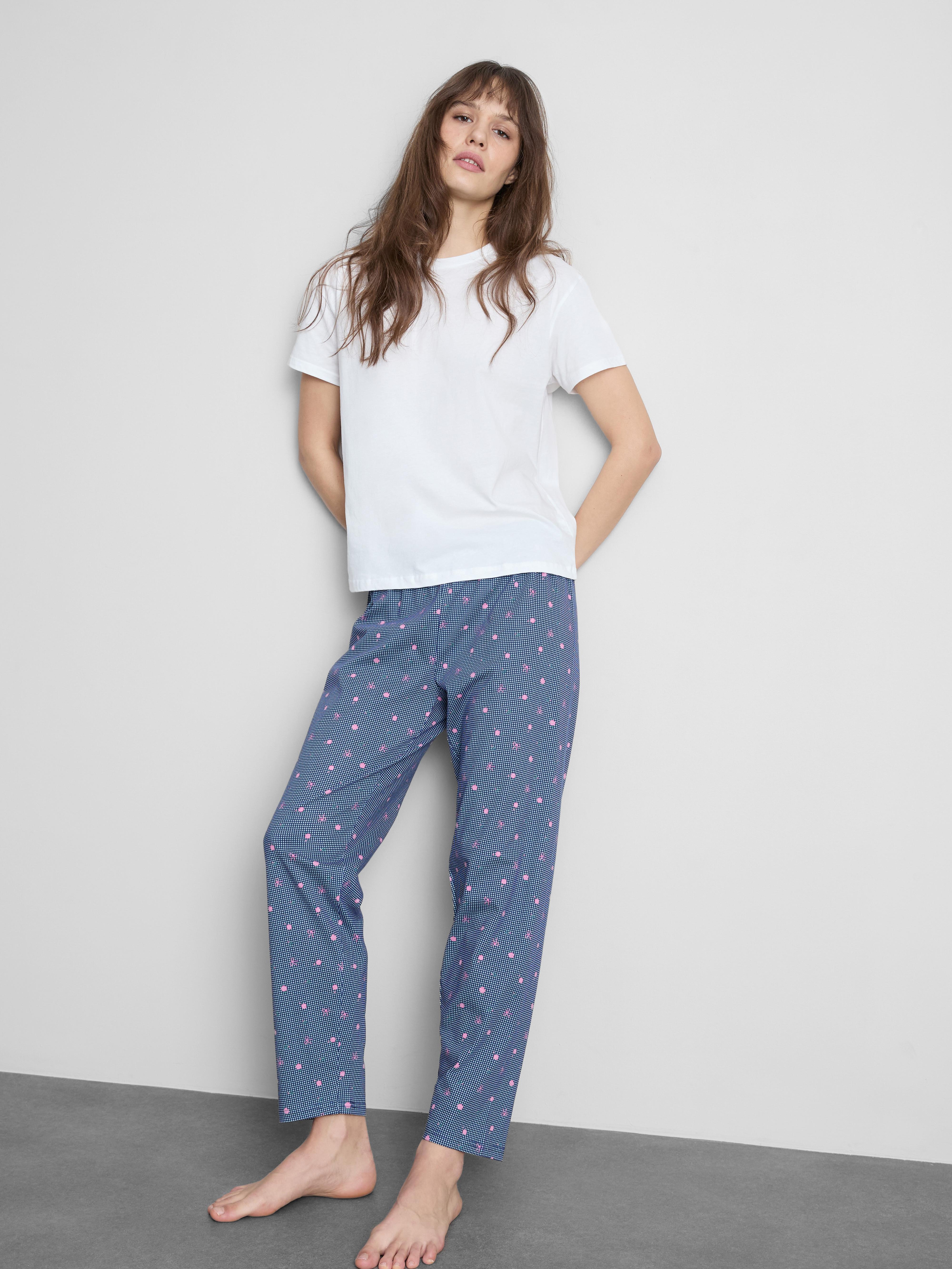 T-Shirt and Gingham Bottoms Pyjamas