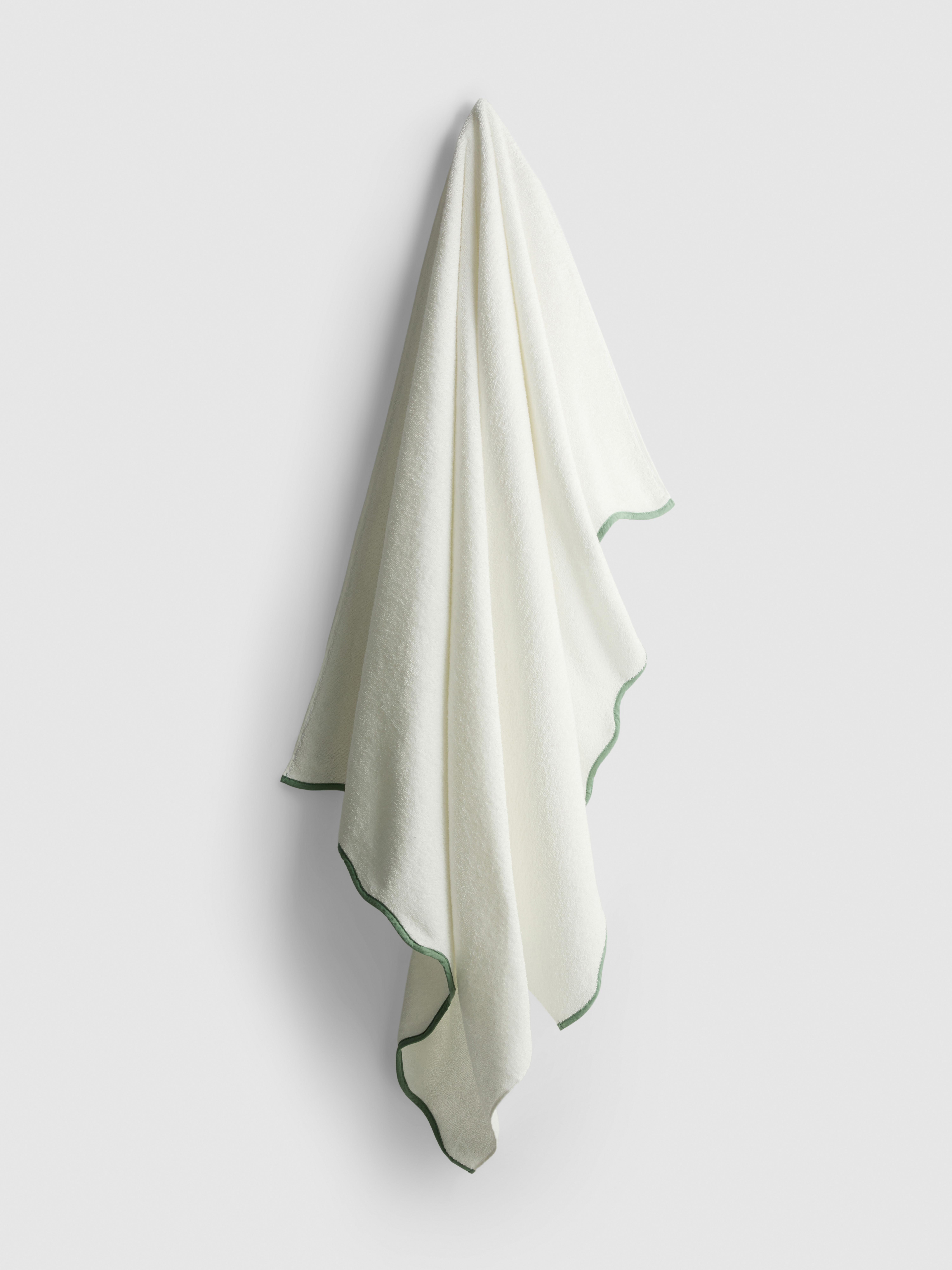 Contrast Trim XL Bath Towel