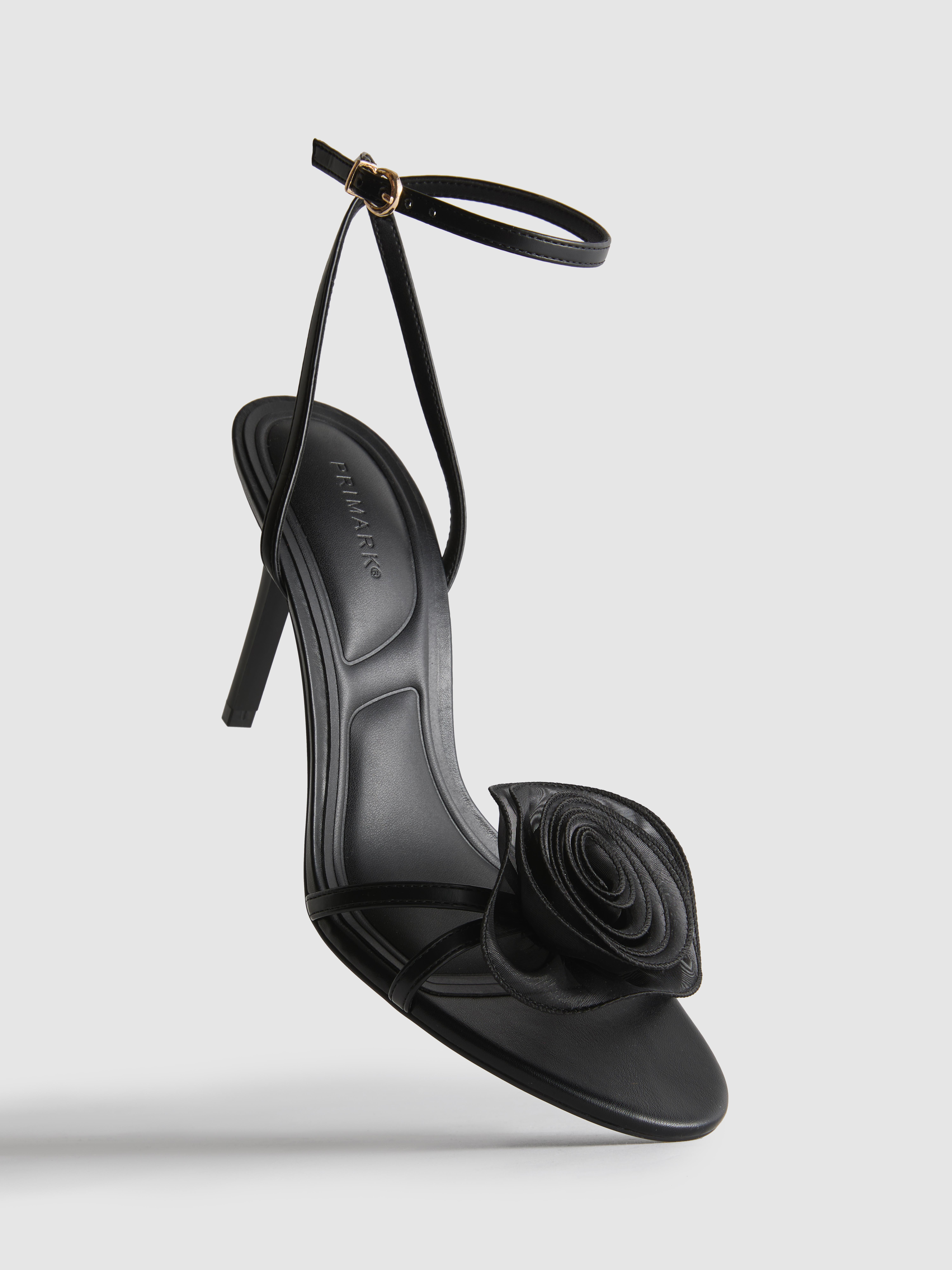 Riemchensandaletten mit Netzstoff-Blume