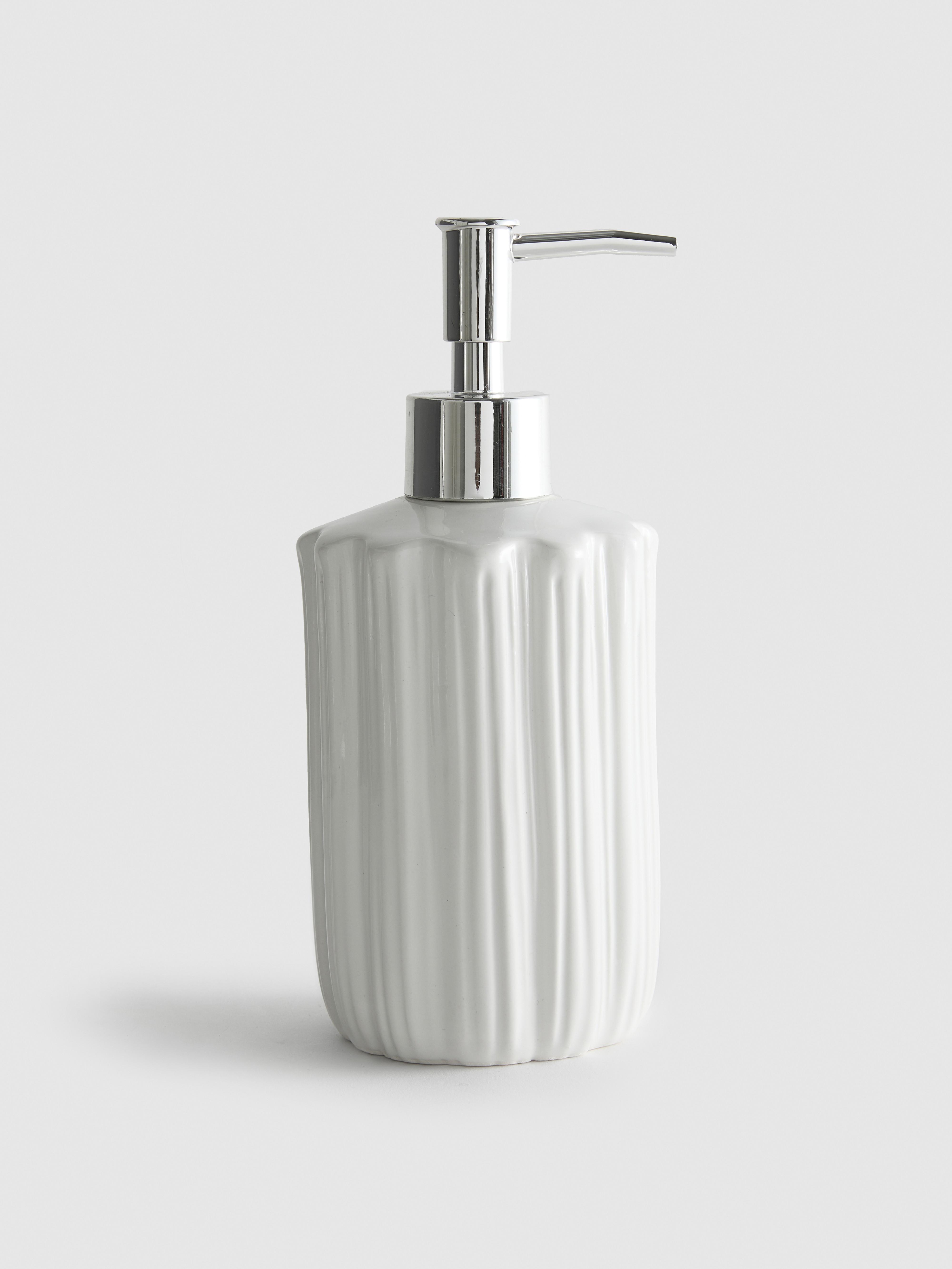 Dispensador de jabón festoneado