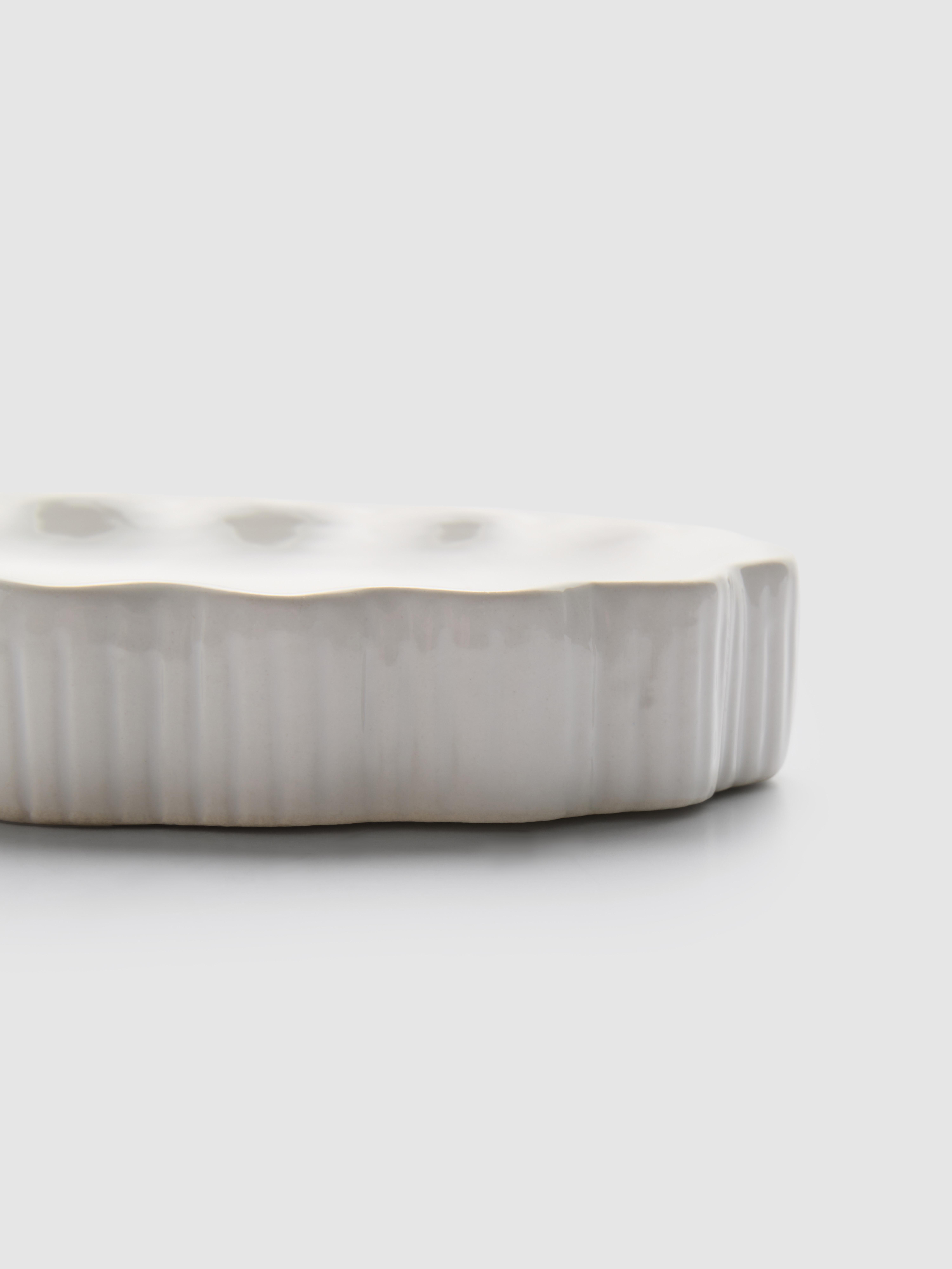 Vroubkovaná miska na mýdlo