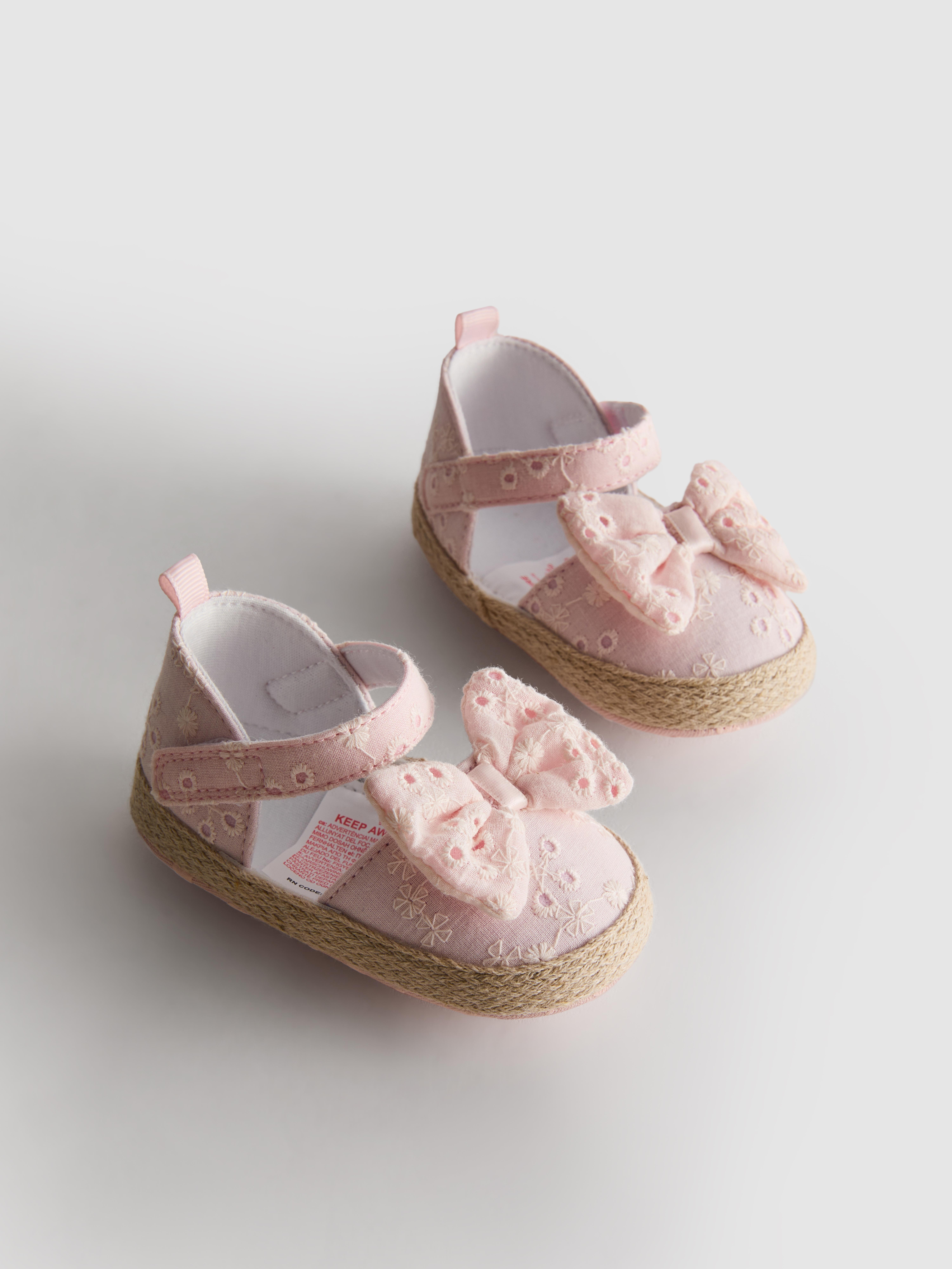 Broderie Anglaise Bow Sandals