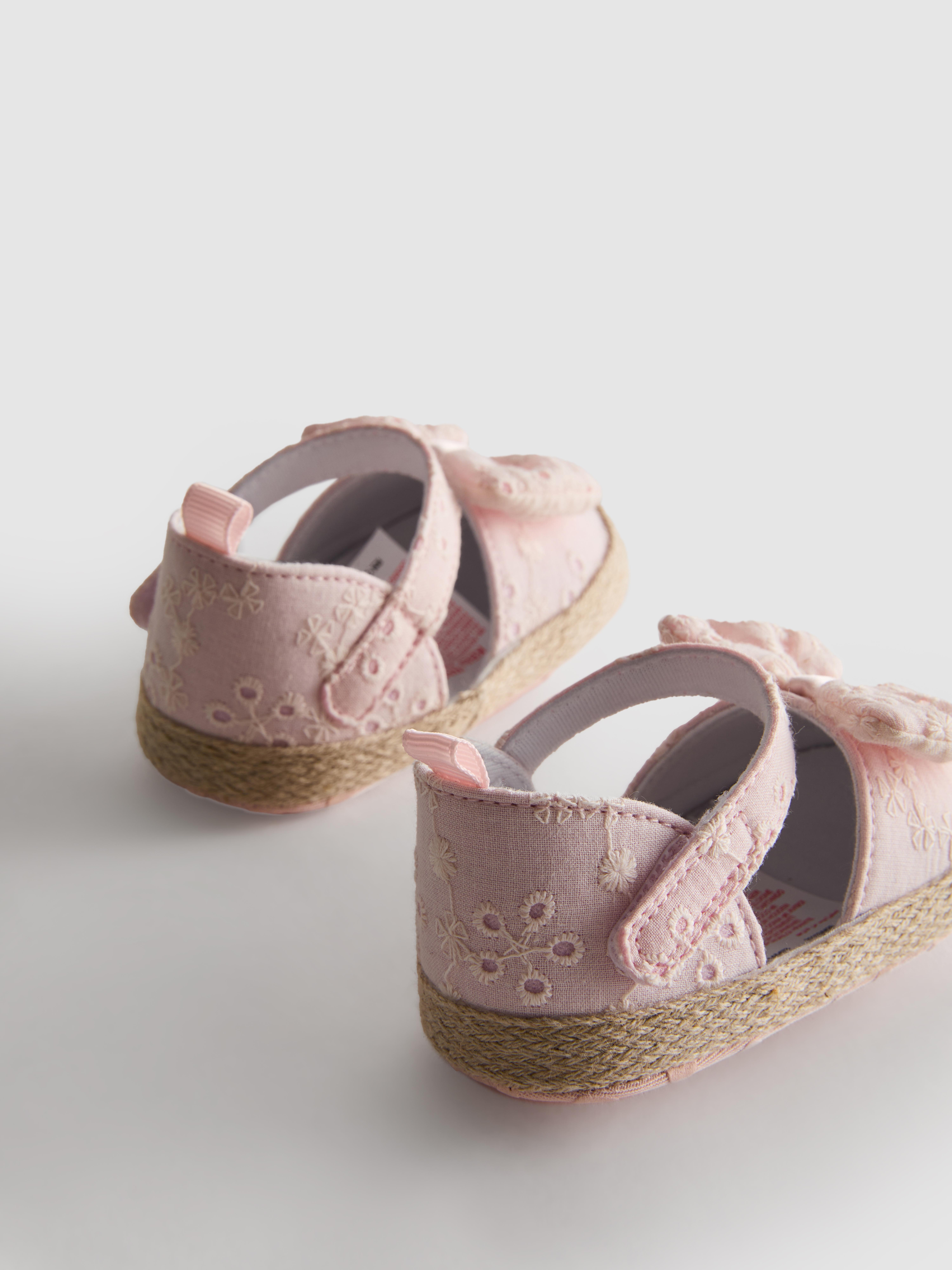 Broderie Anglaise Bow Sandals