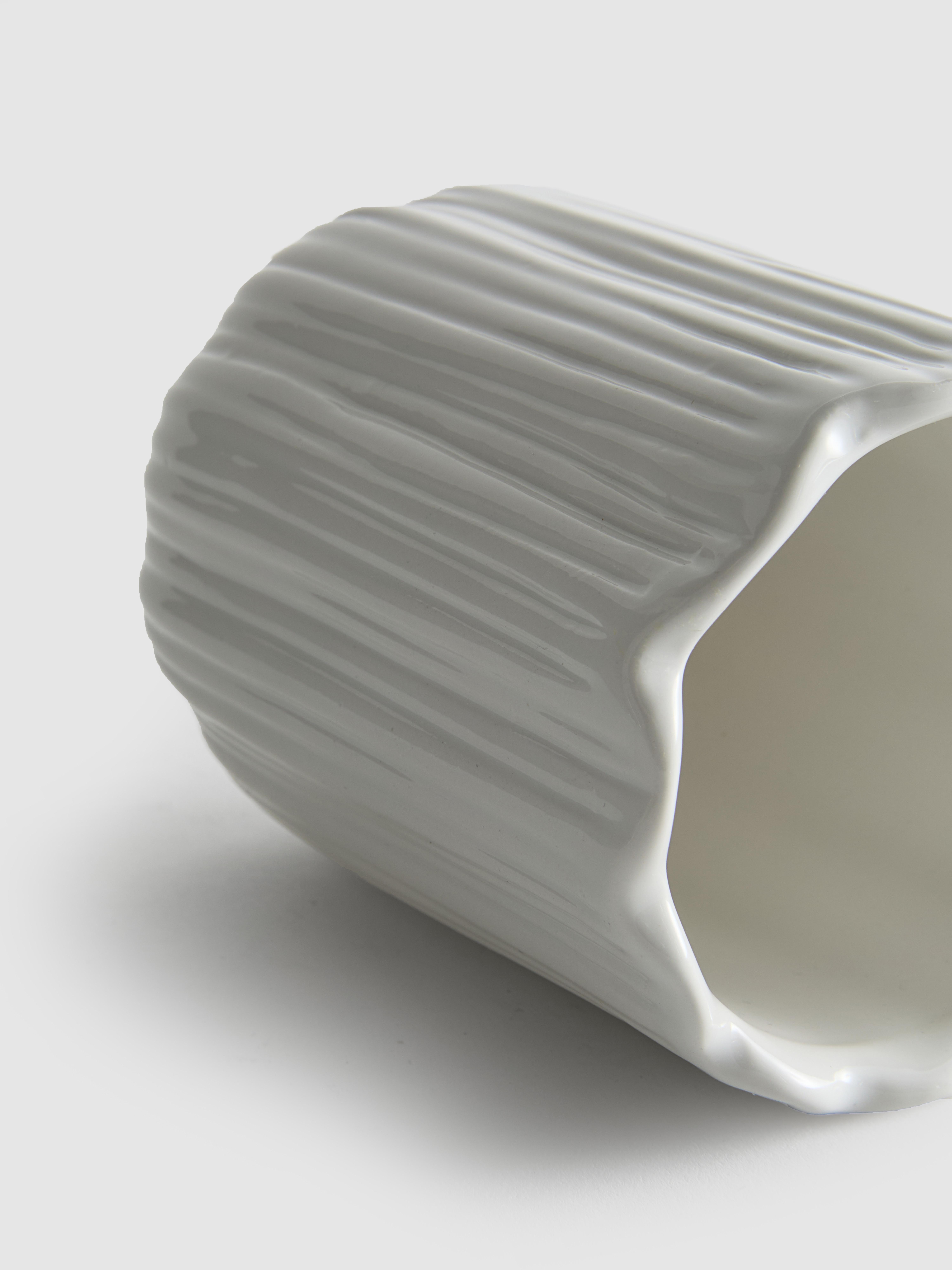 Kopalniški kozarec z valovitim robom