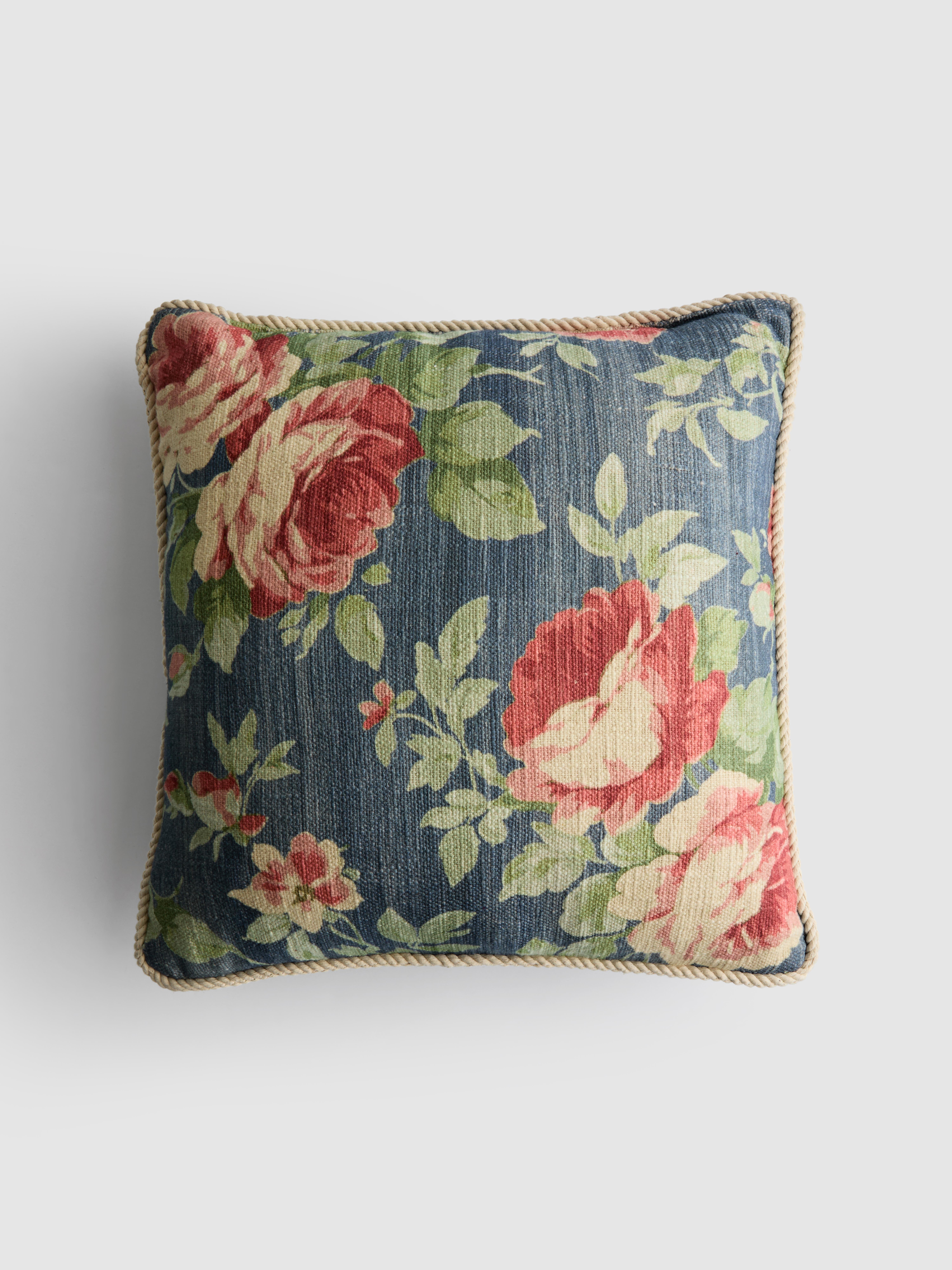 Coussin décoratif carré à roses