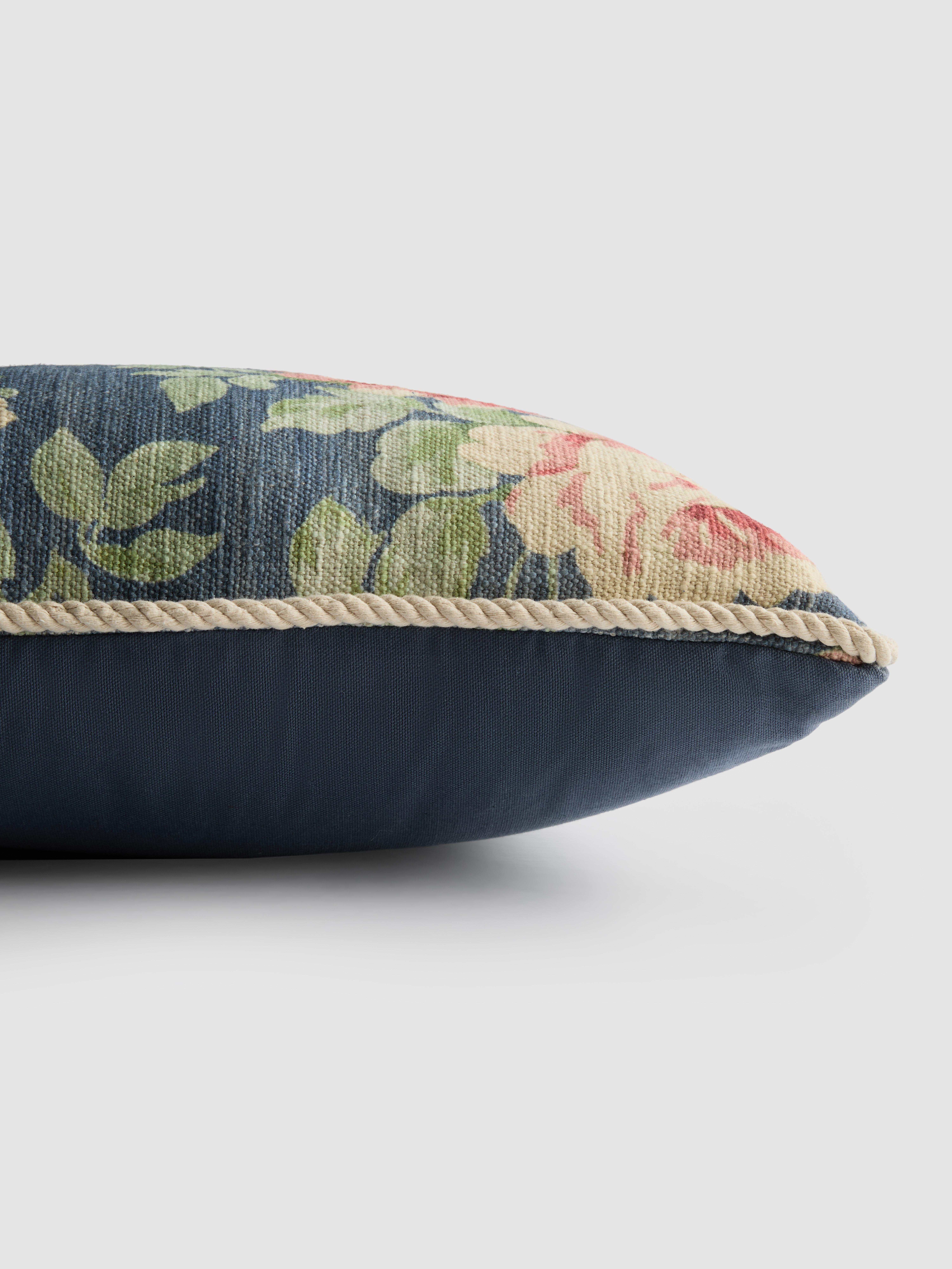 Coussin décoratif carré à roses