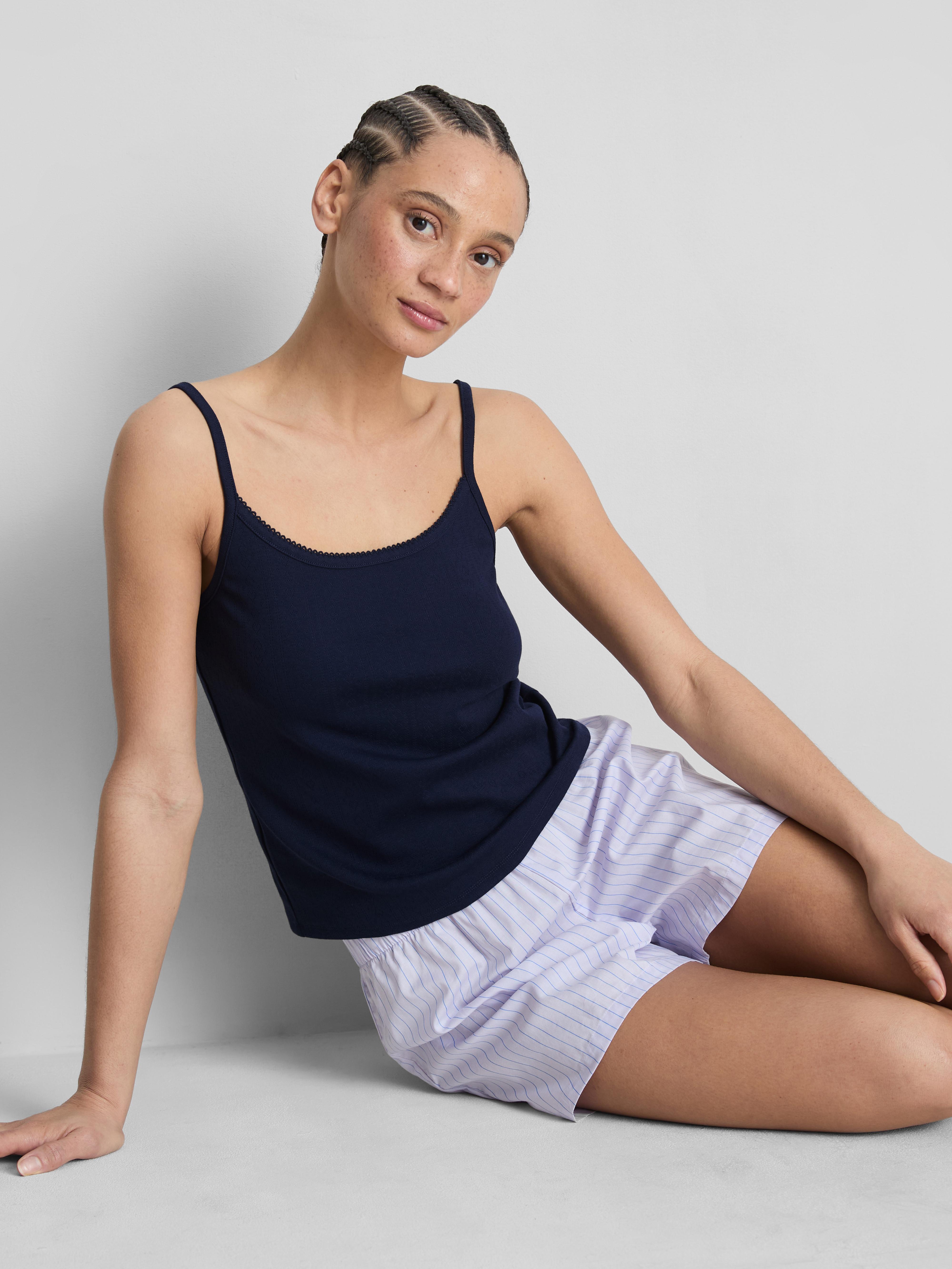 Bogaty w bawełnę, ażurowy top na ramiączkach