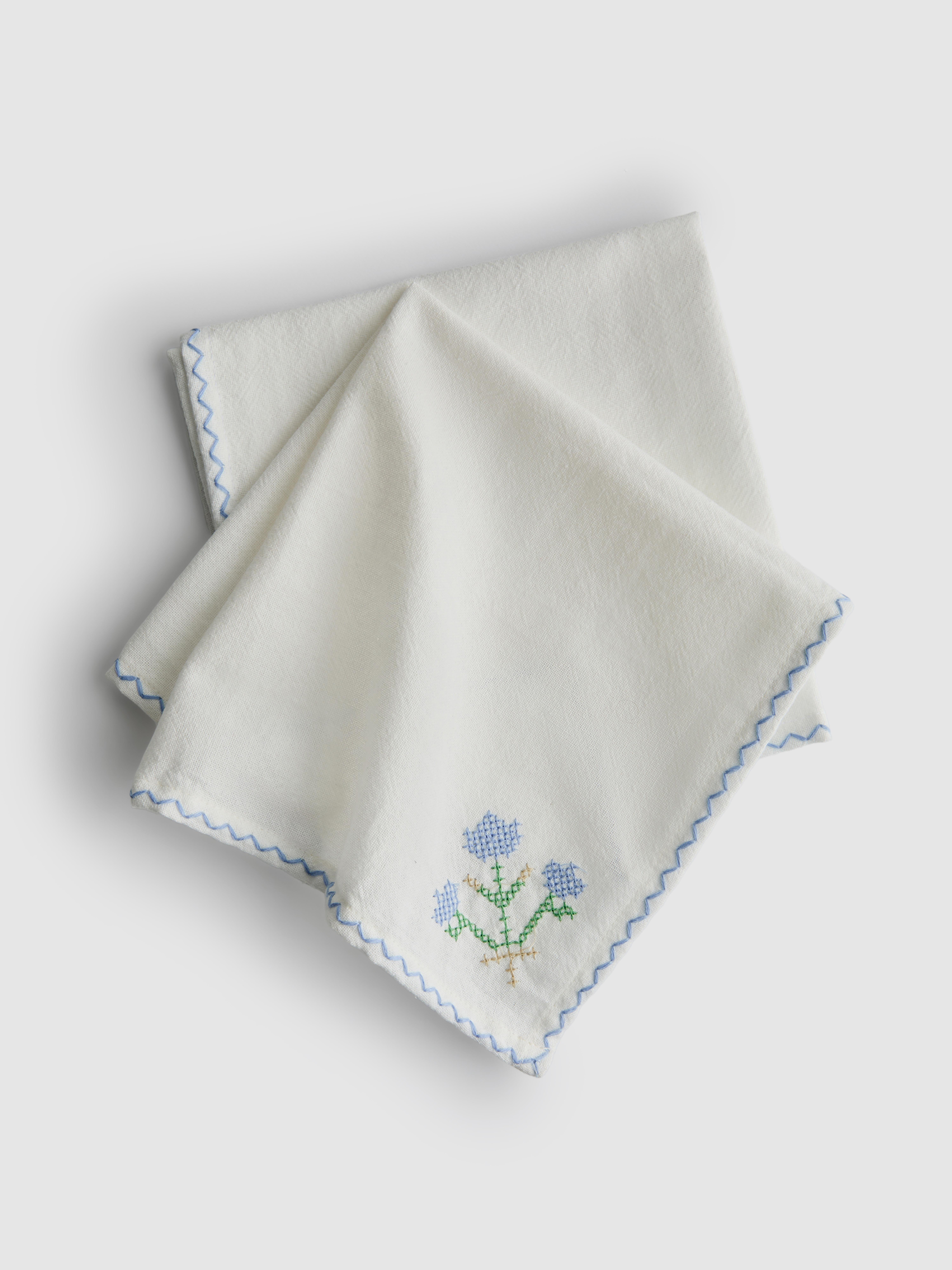 2pk Embroidered Floral Napkins