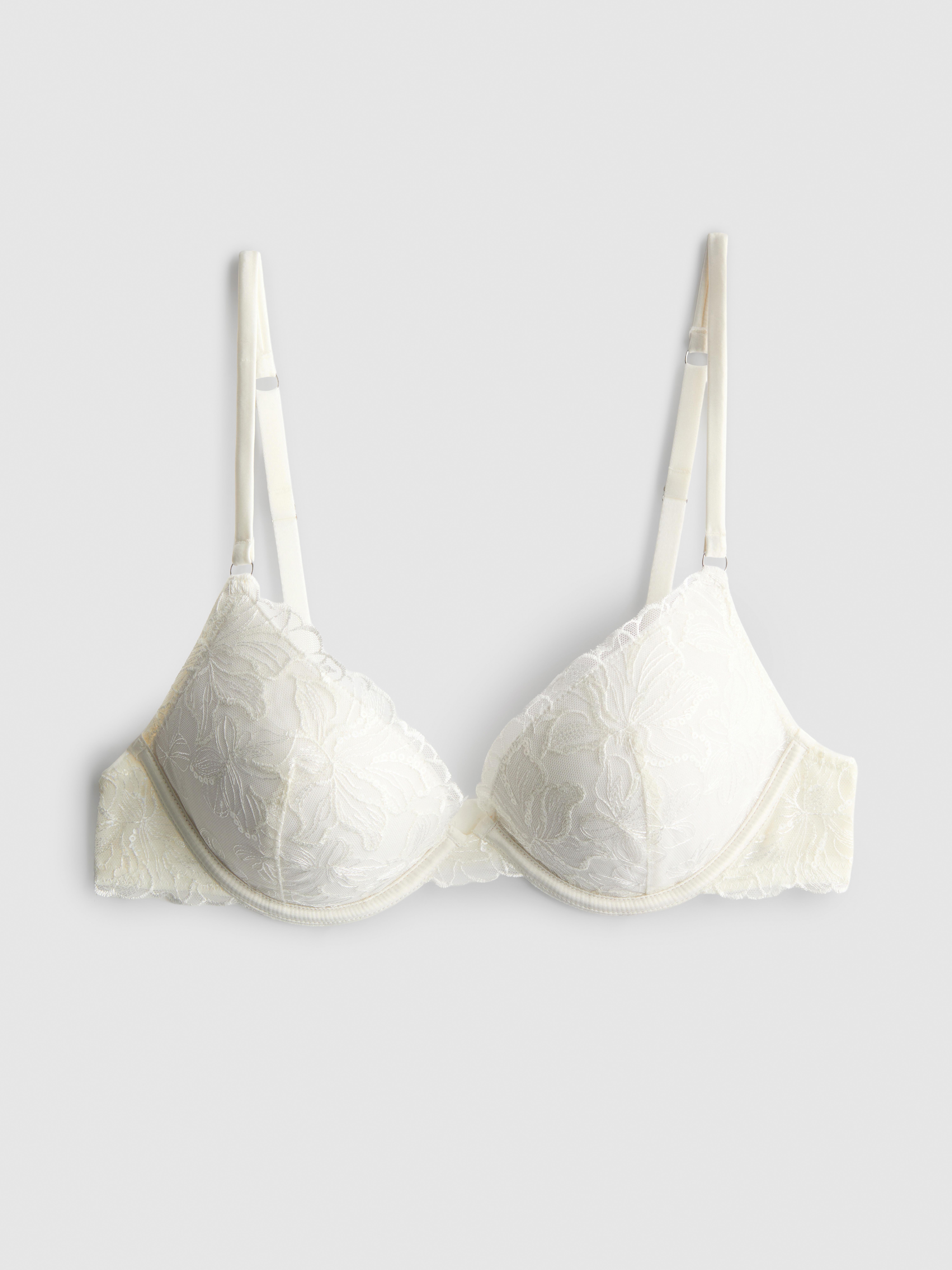 Zväčšujúca podprsenka s flitrovanou výšivkou