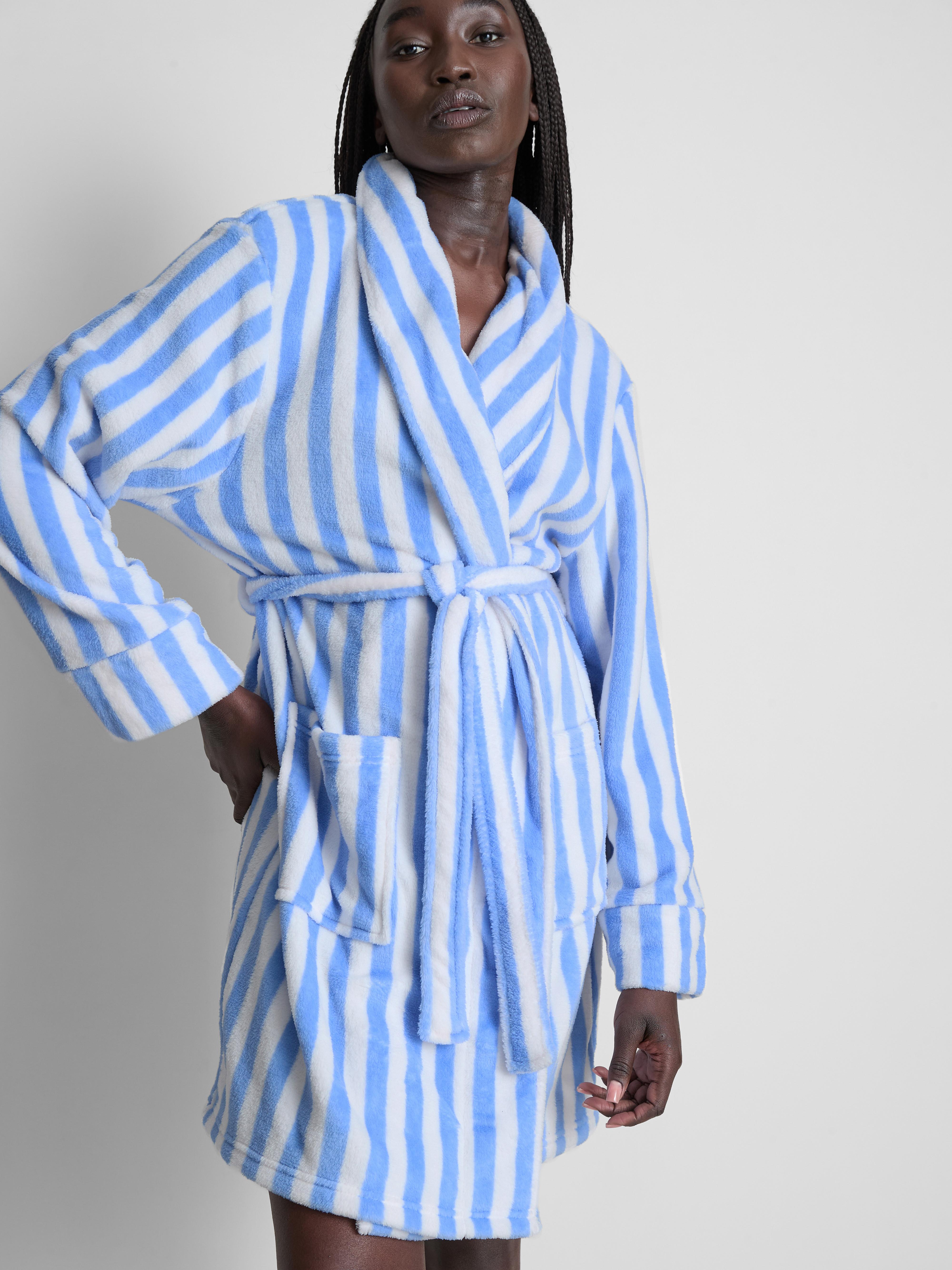 Udobna srednje dolga jutranja halja