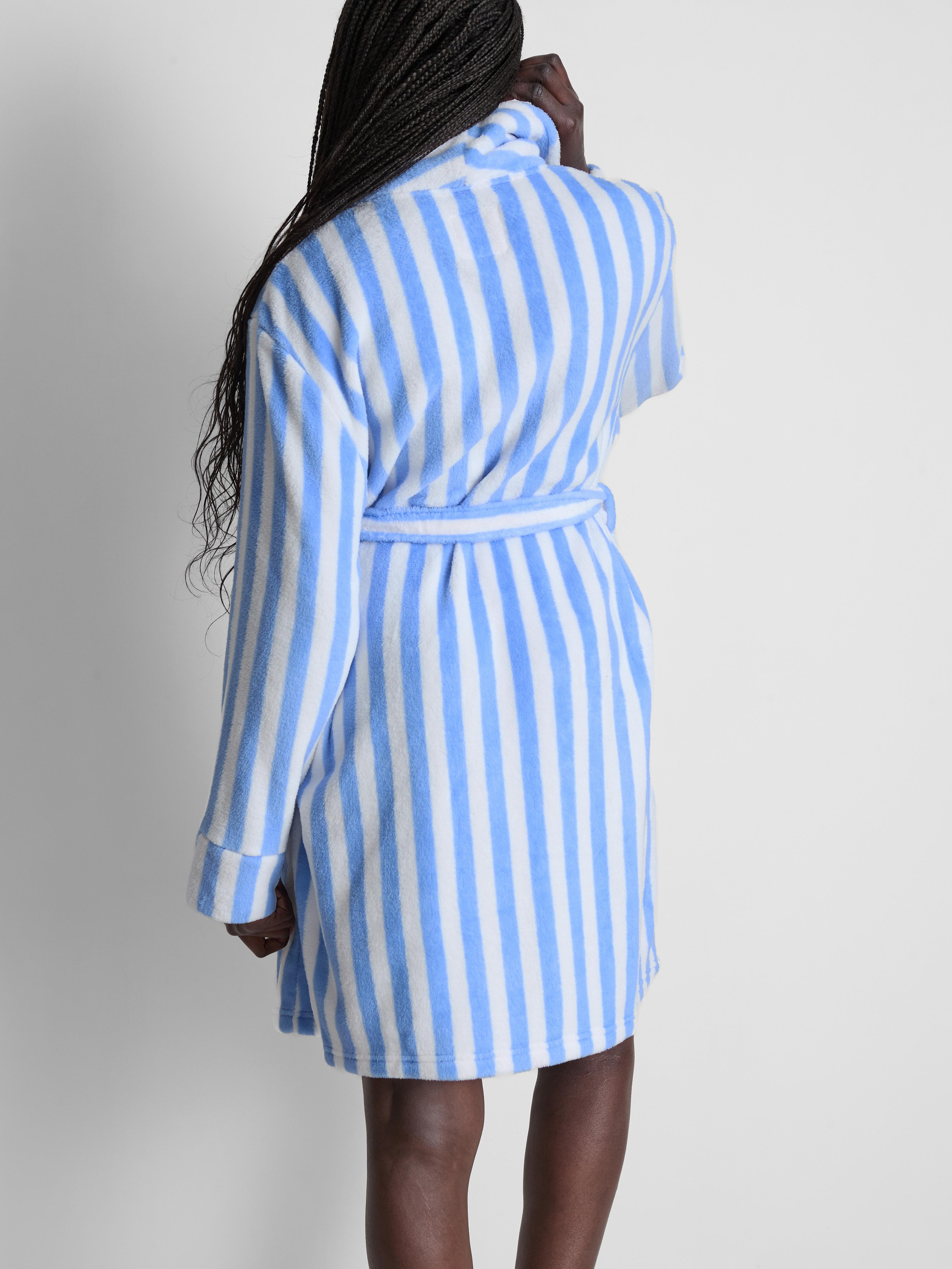 Udobna srednje dolga jutranja halja