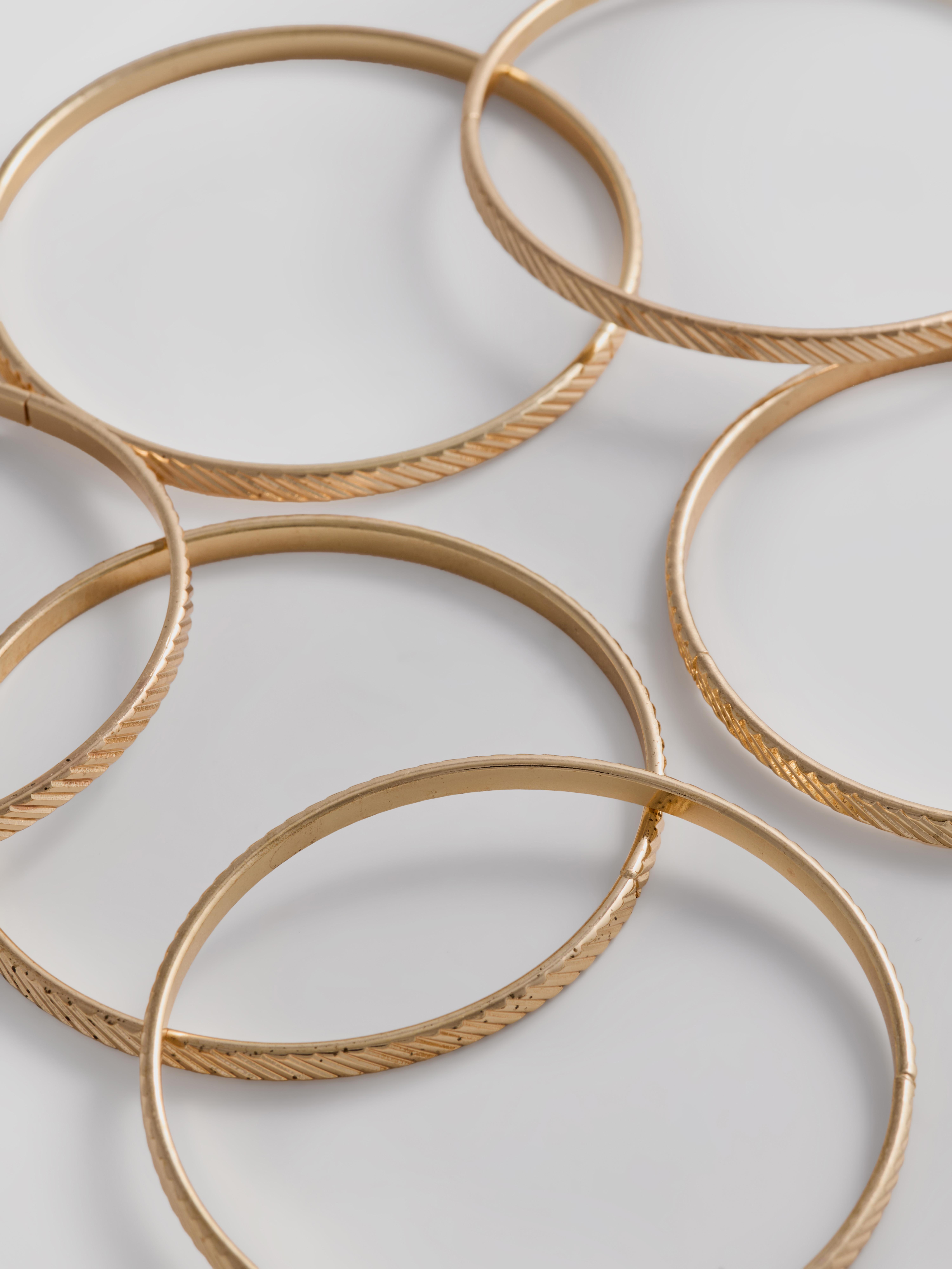 Strukturierte Armreifen, 6er-Pack