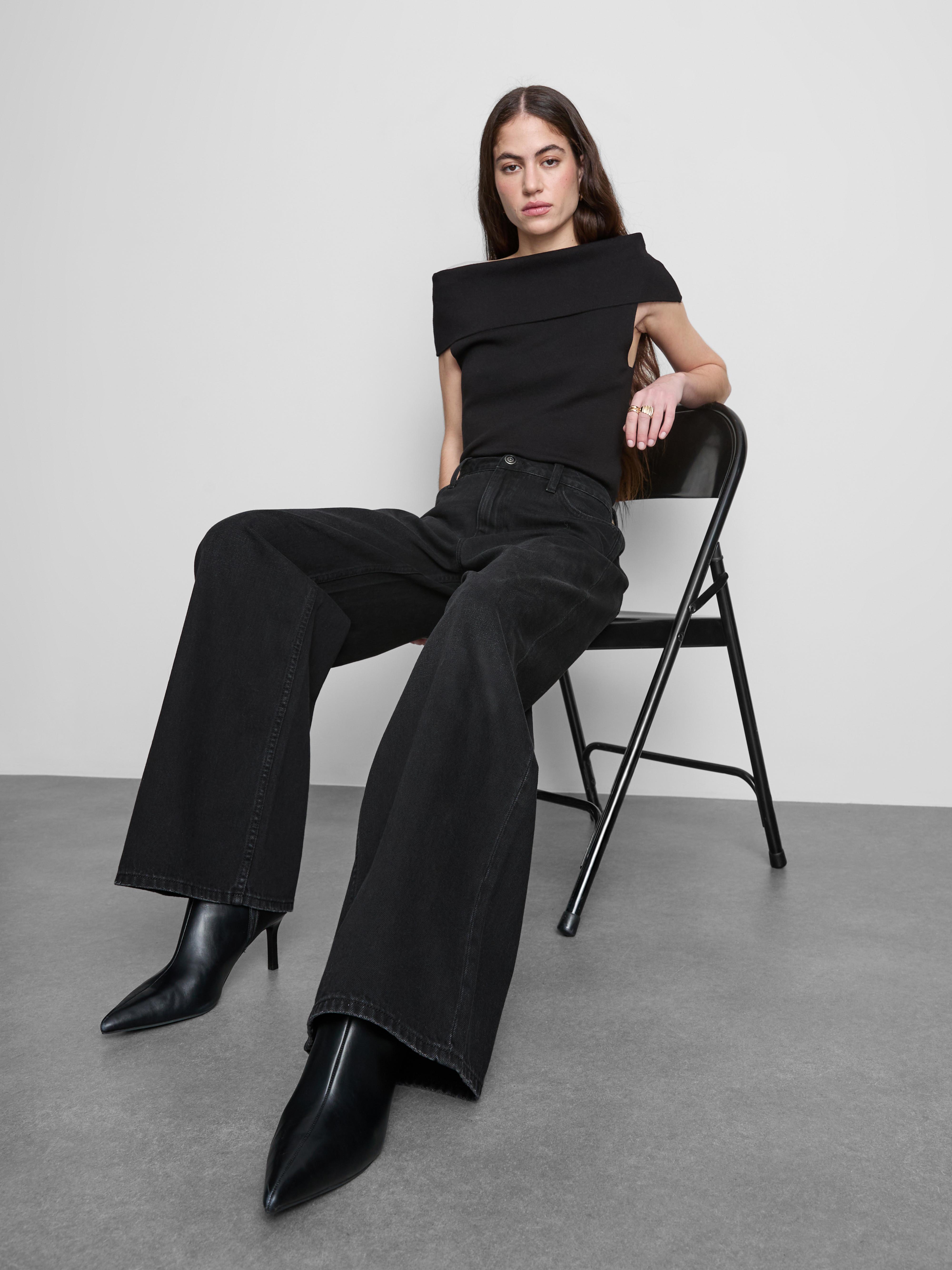 Džínsy v širokom strihu so stredne vysokým pásom