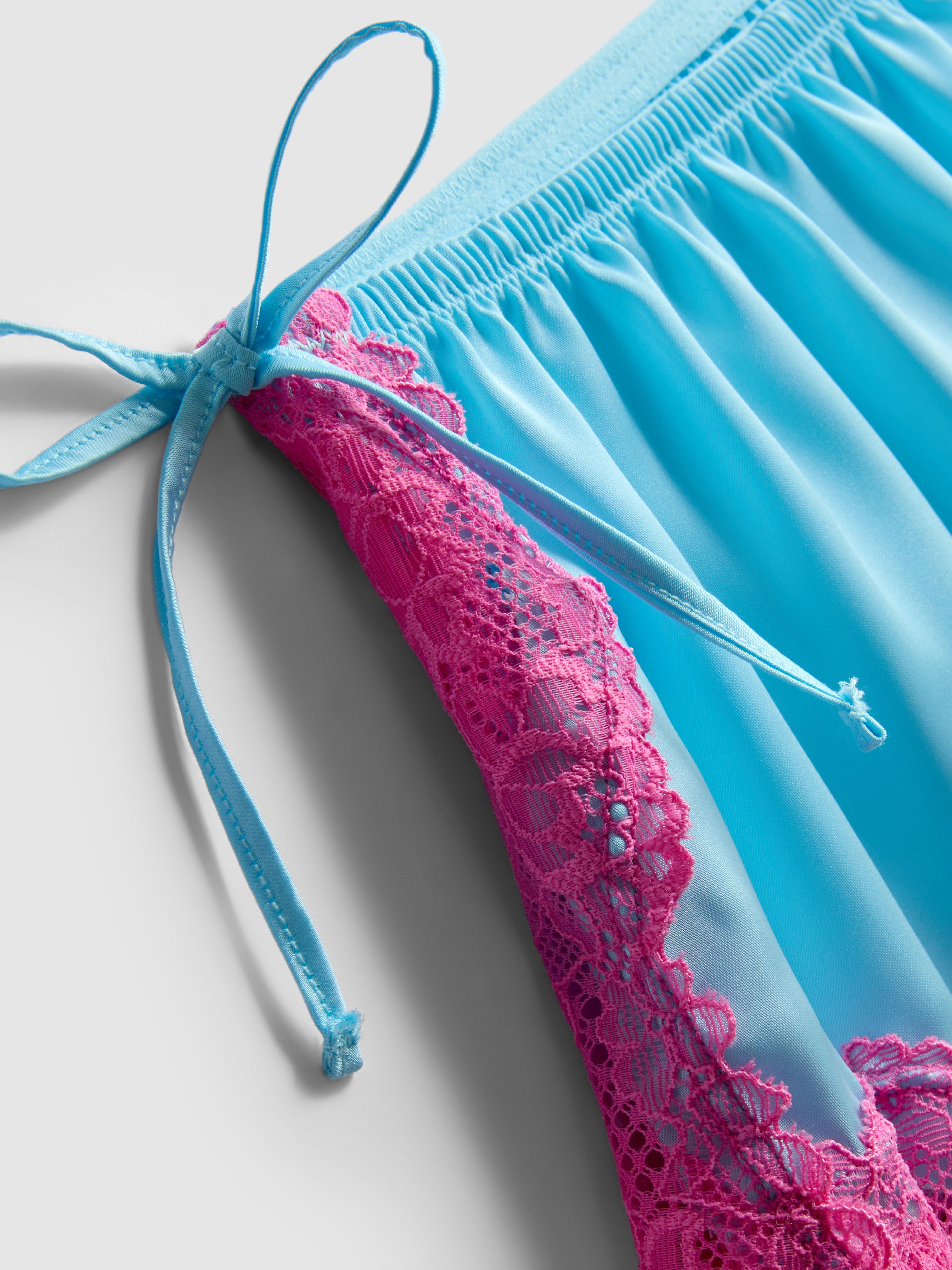 Culotte nuptiale en satin et dentelle