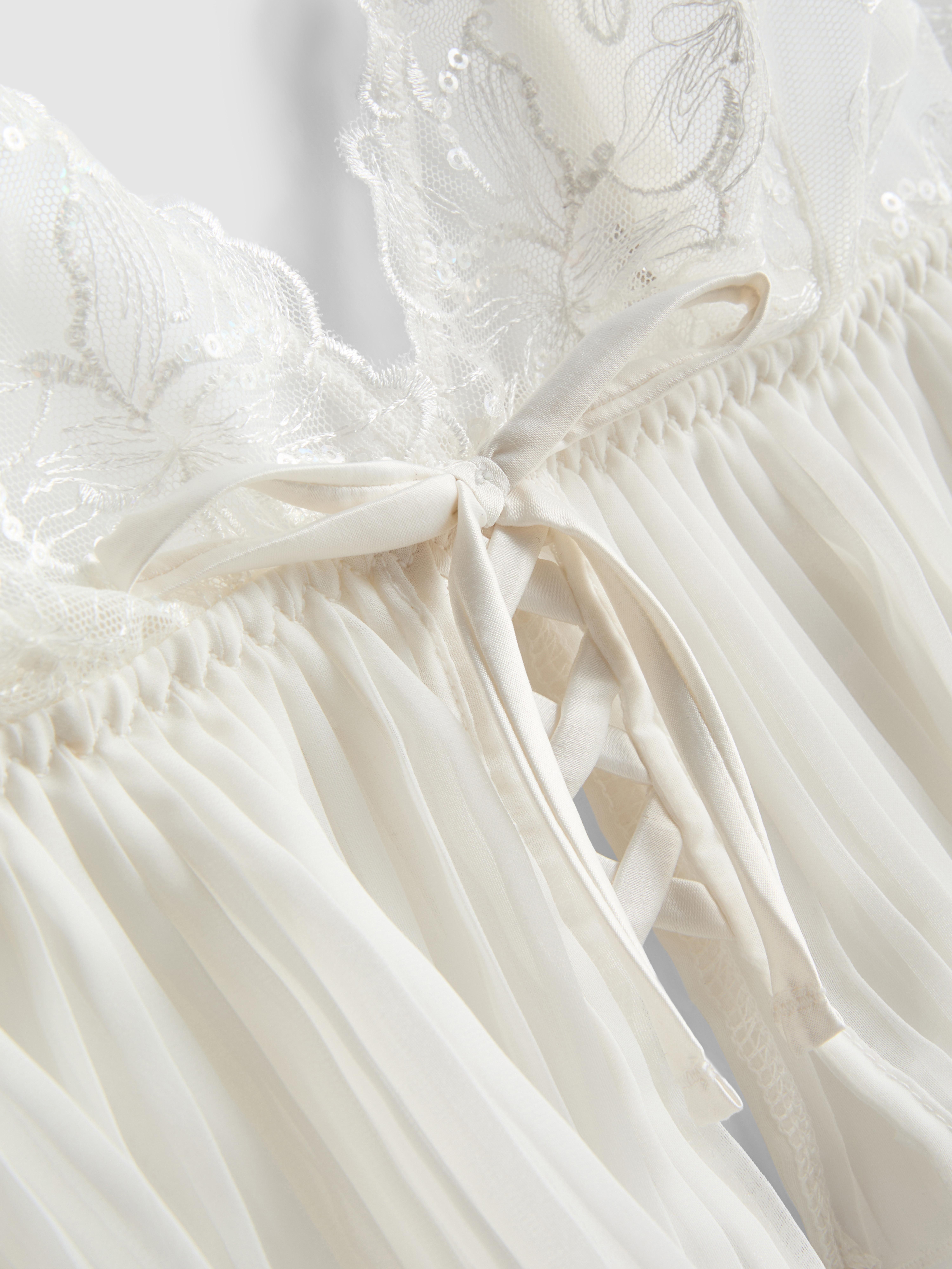 Bralette vaporoso nupcial de encaje bordado