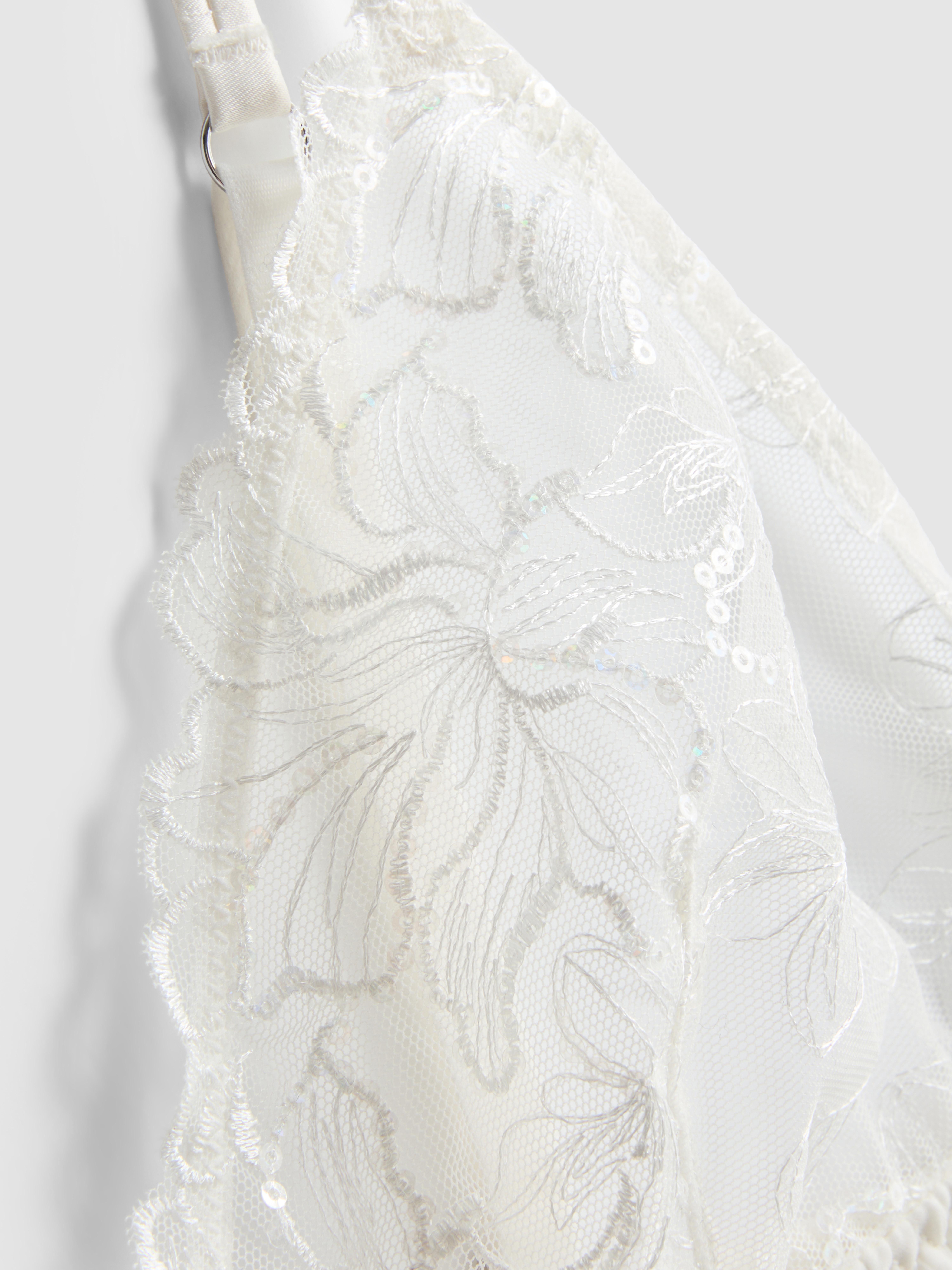 Bralette vaporoso nupcial de encaje bordado