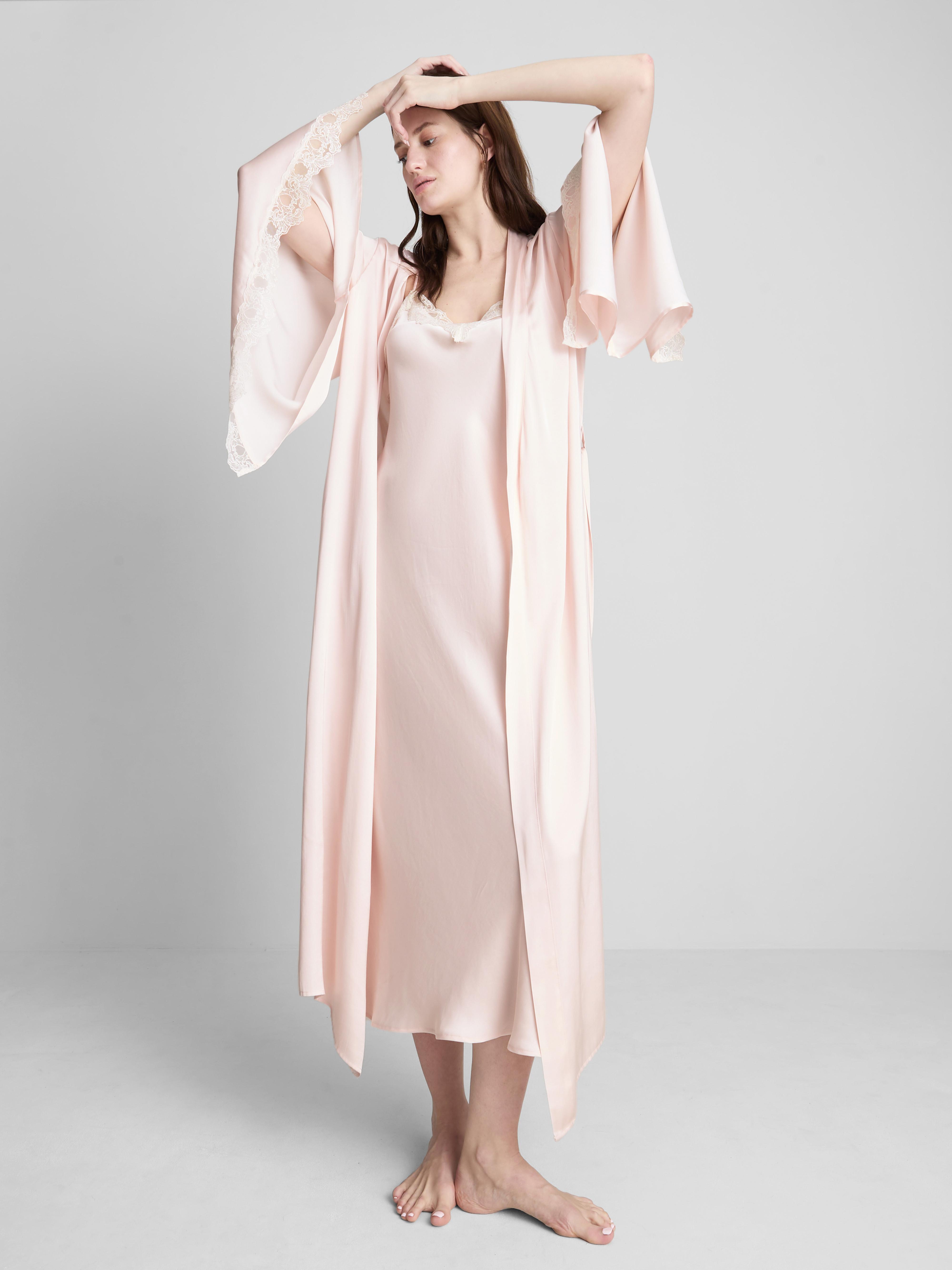 Roupão maxi renda cetim The Edit