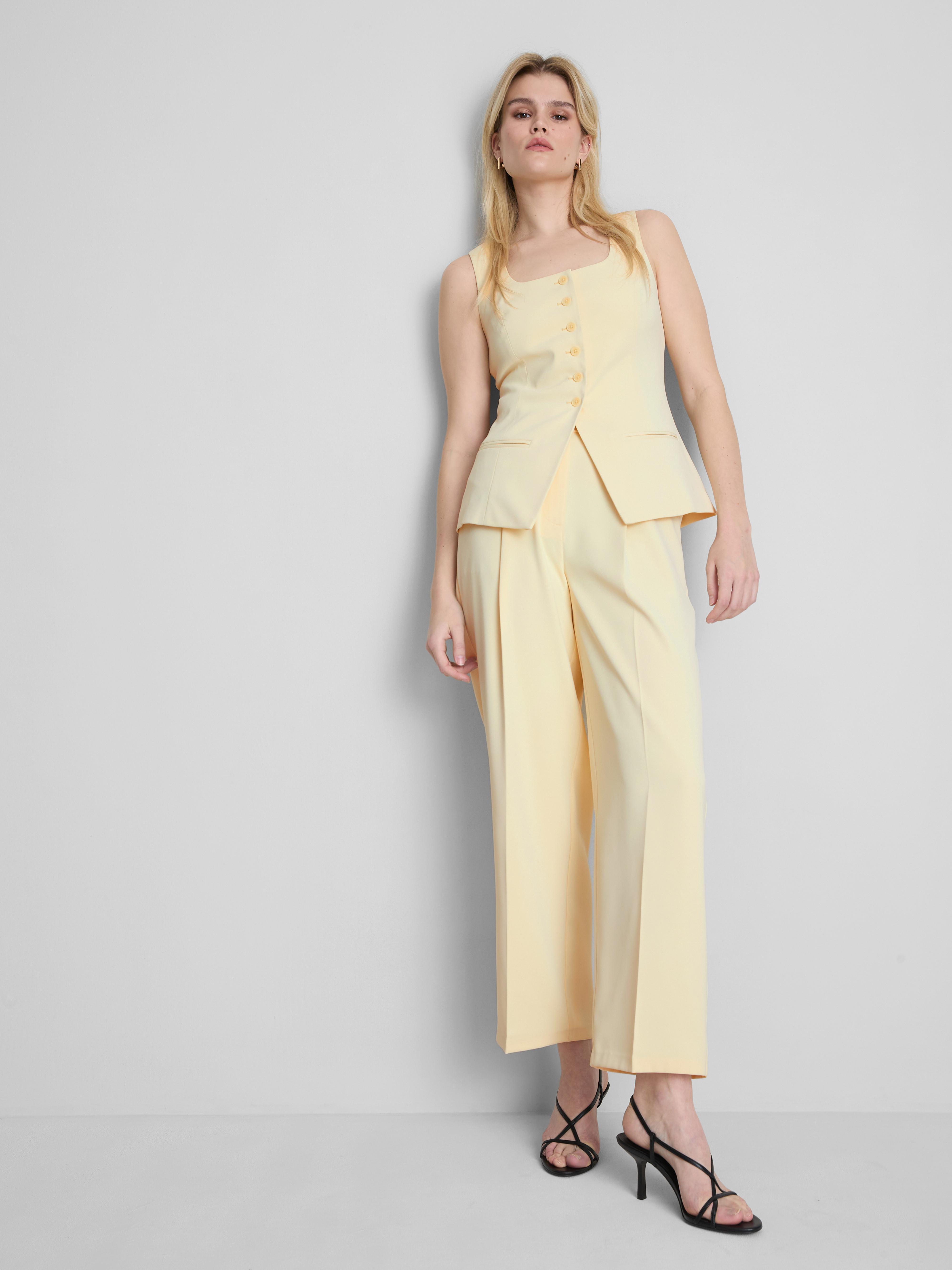 Vesta s hlbokým výstrihom Lila