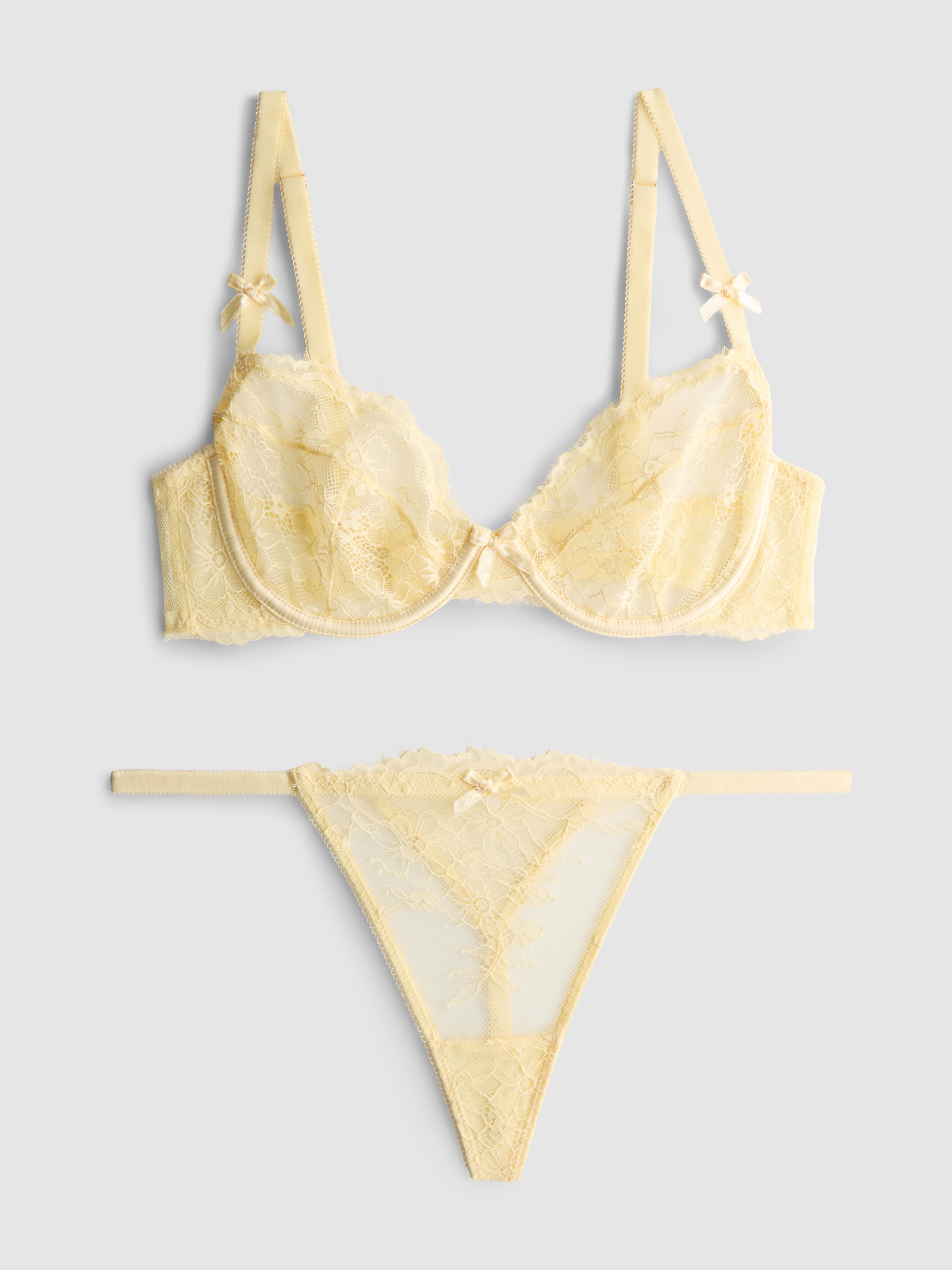 Ensemble de sous-vêtements non rembourrés en dentelle sur l'ensemble