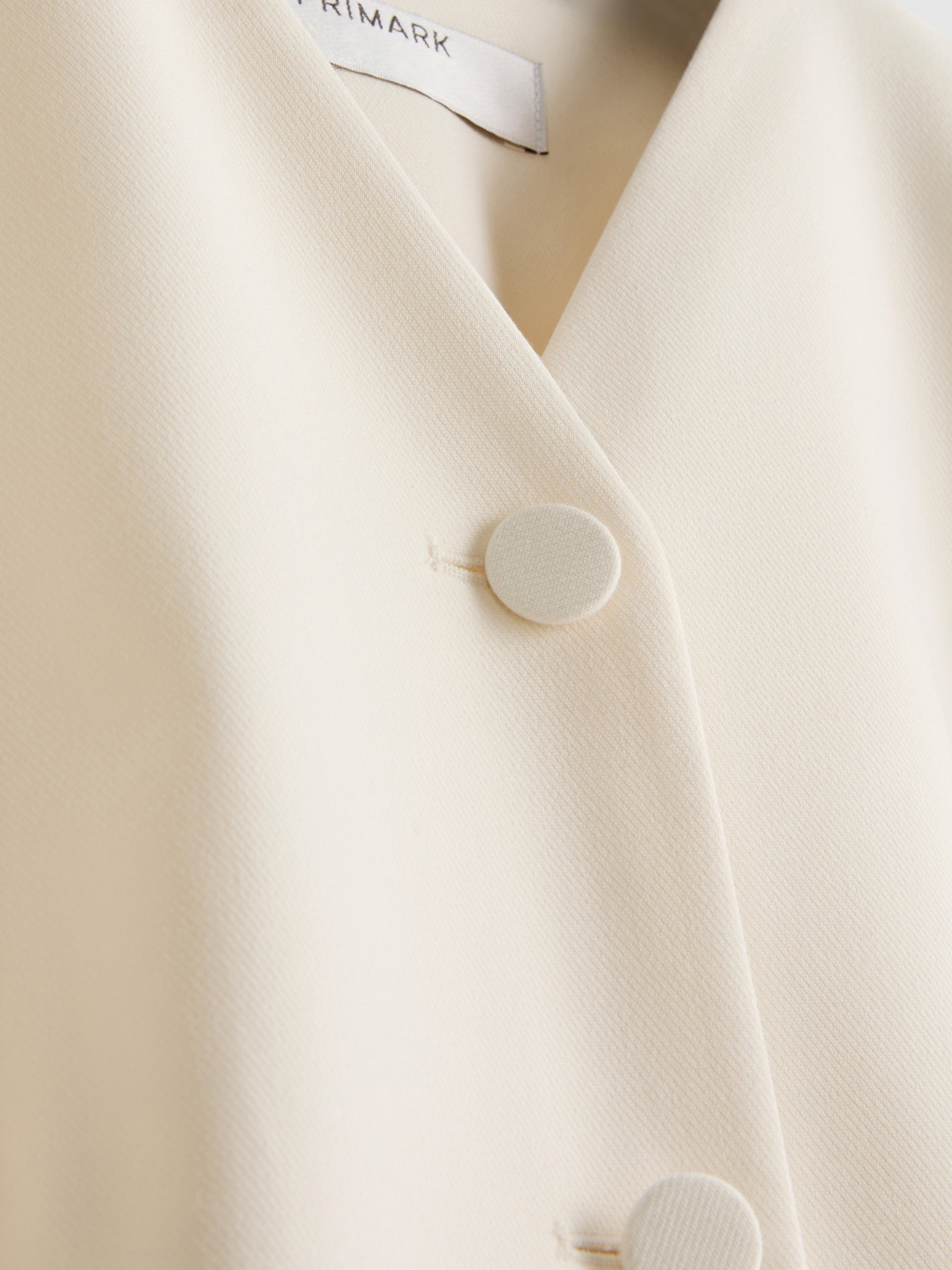 Cinched Balloon-Sleeve Blazer