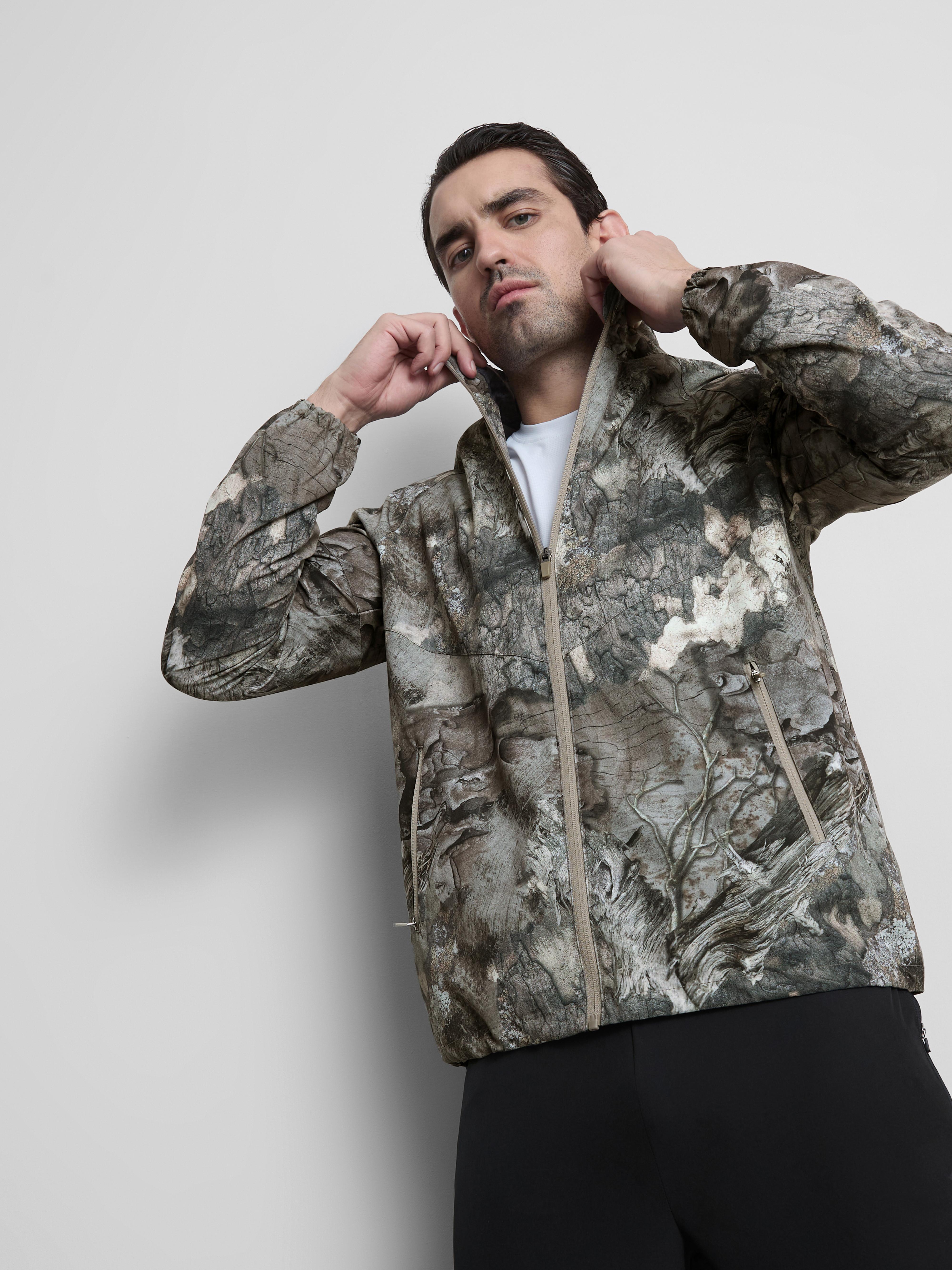 Men's Camo Active High-Neck Jacket
