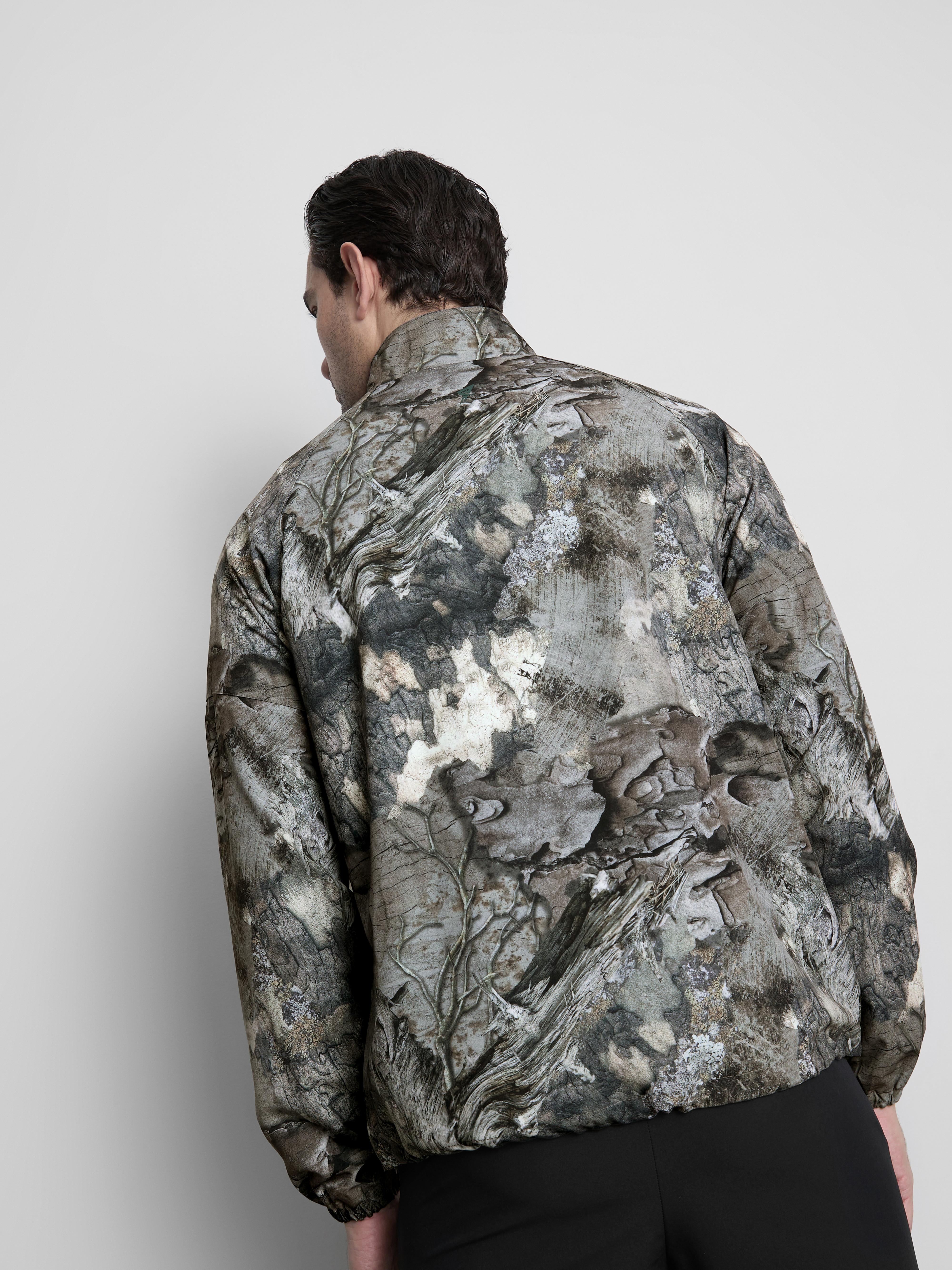 Men's Camo Active High-Neck Jacket