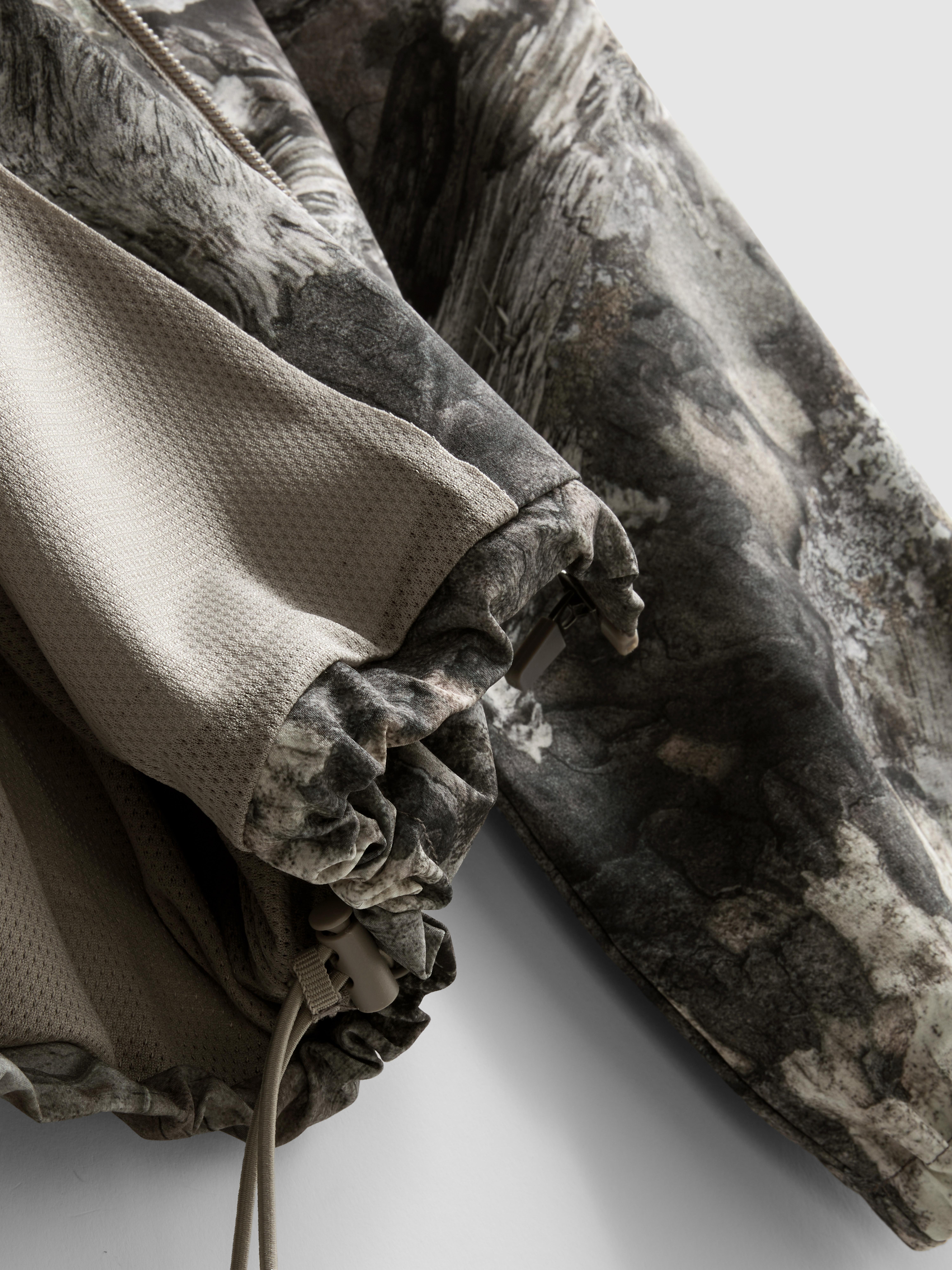 Men's Camo Active High-Neck Jacket