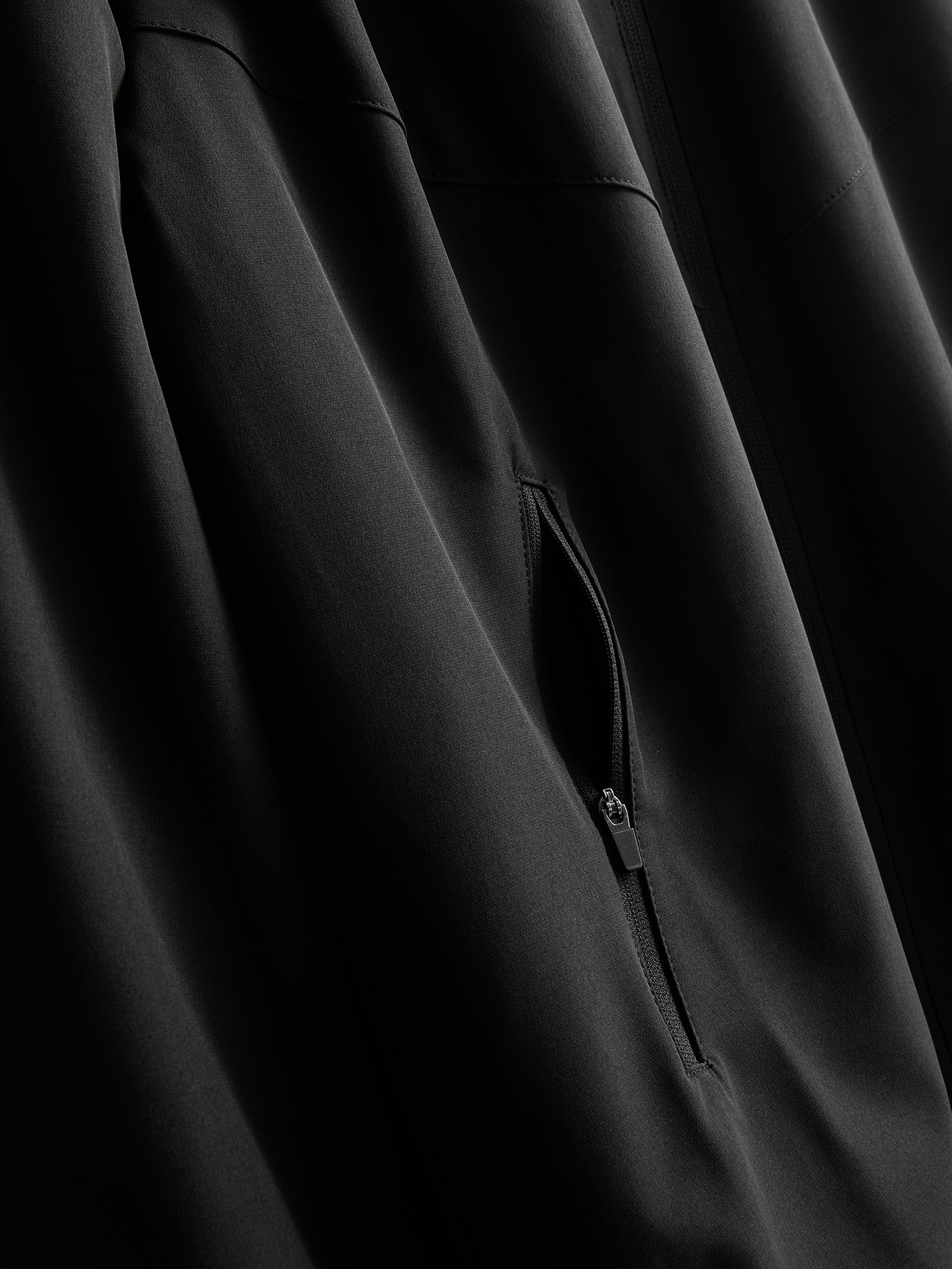 Men's Black Active High-Neck Jacket