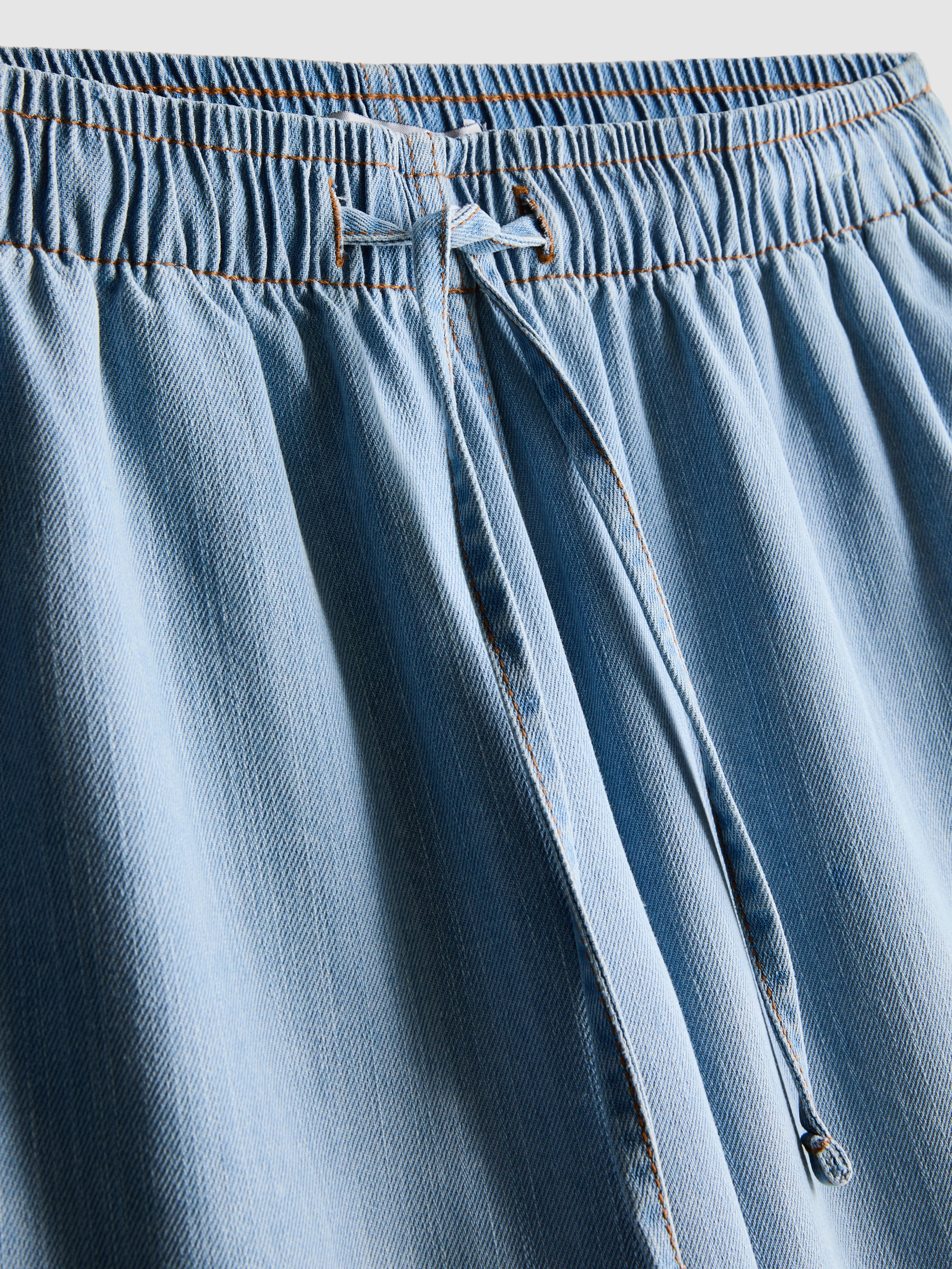 Joggers vaqueros de pernera recta