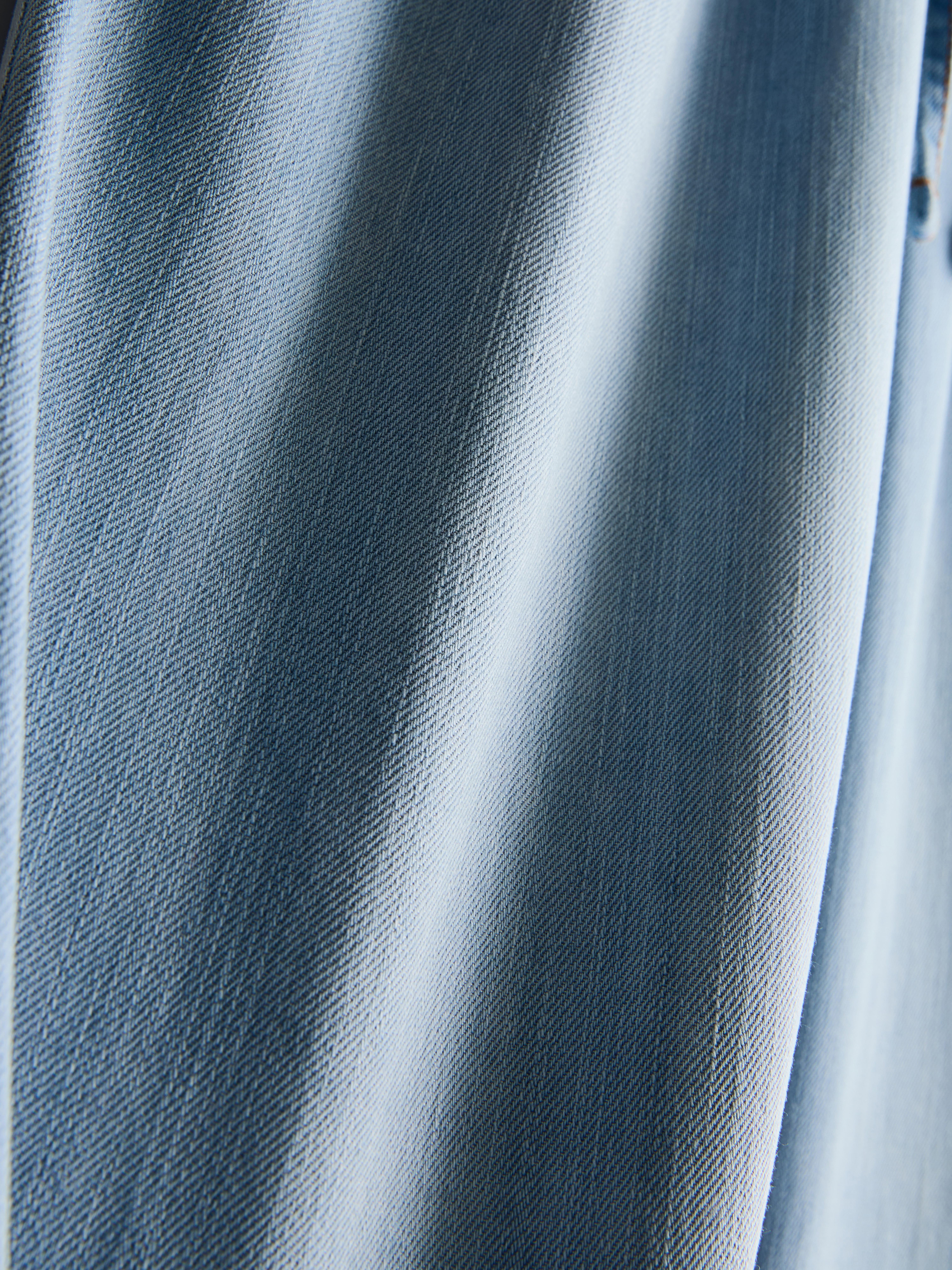 Joggers vaqueros de pernera recta