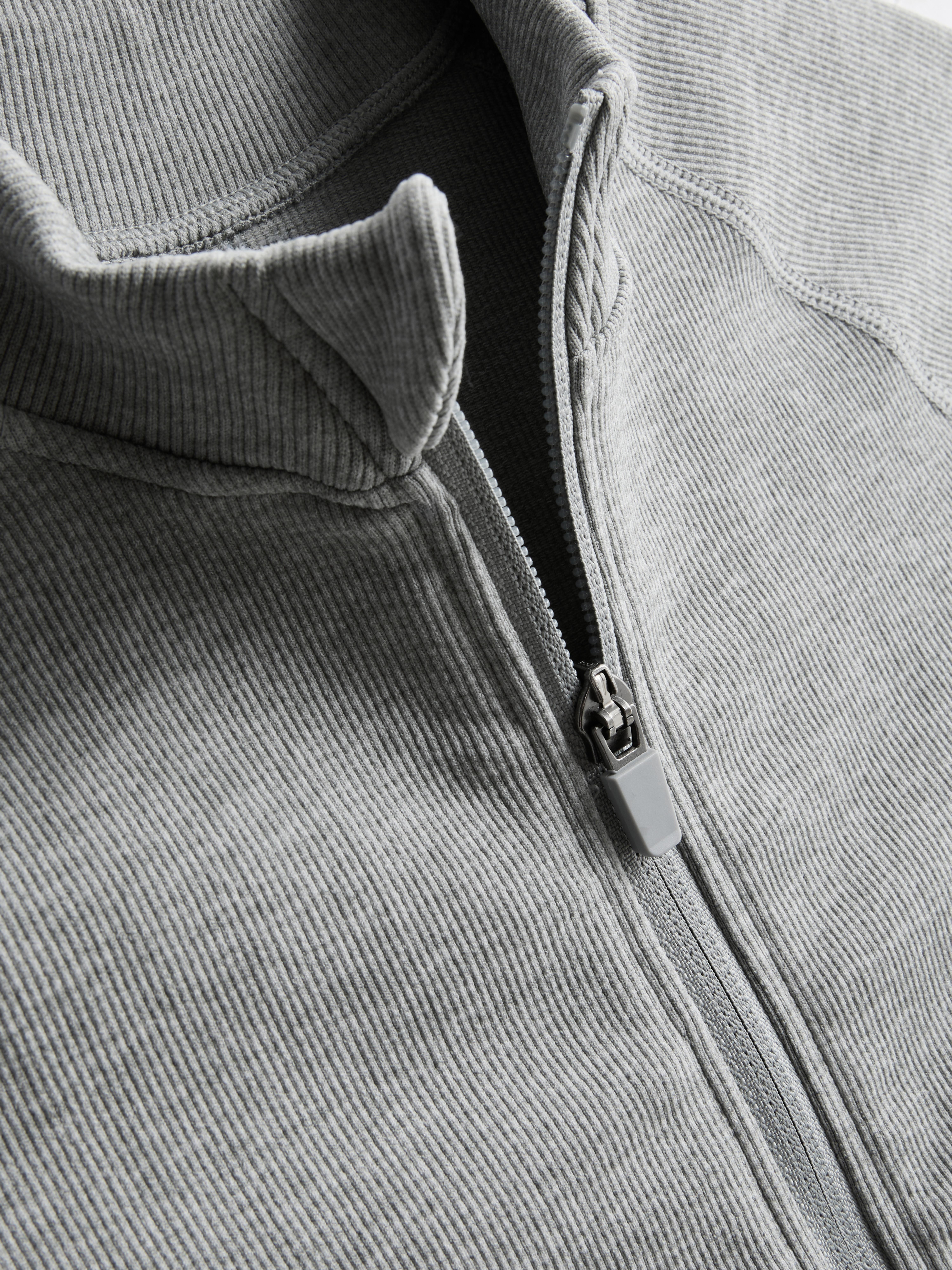 Seamless Cropped Active Contour Jacket