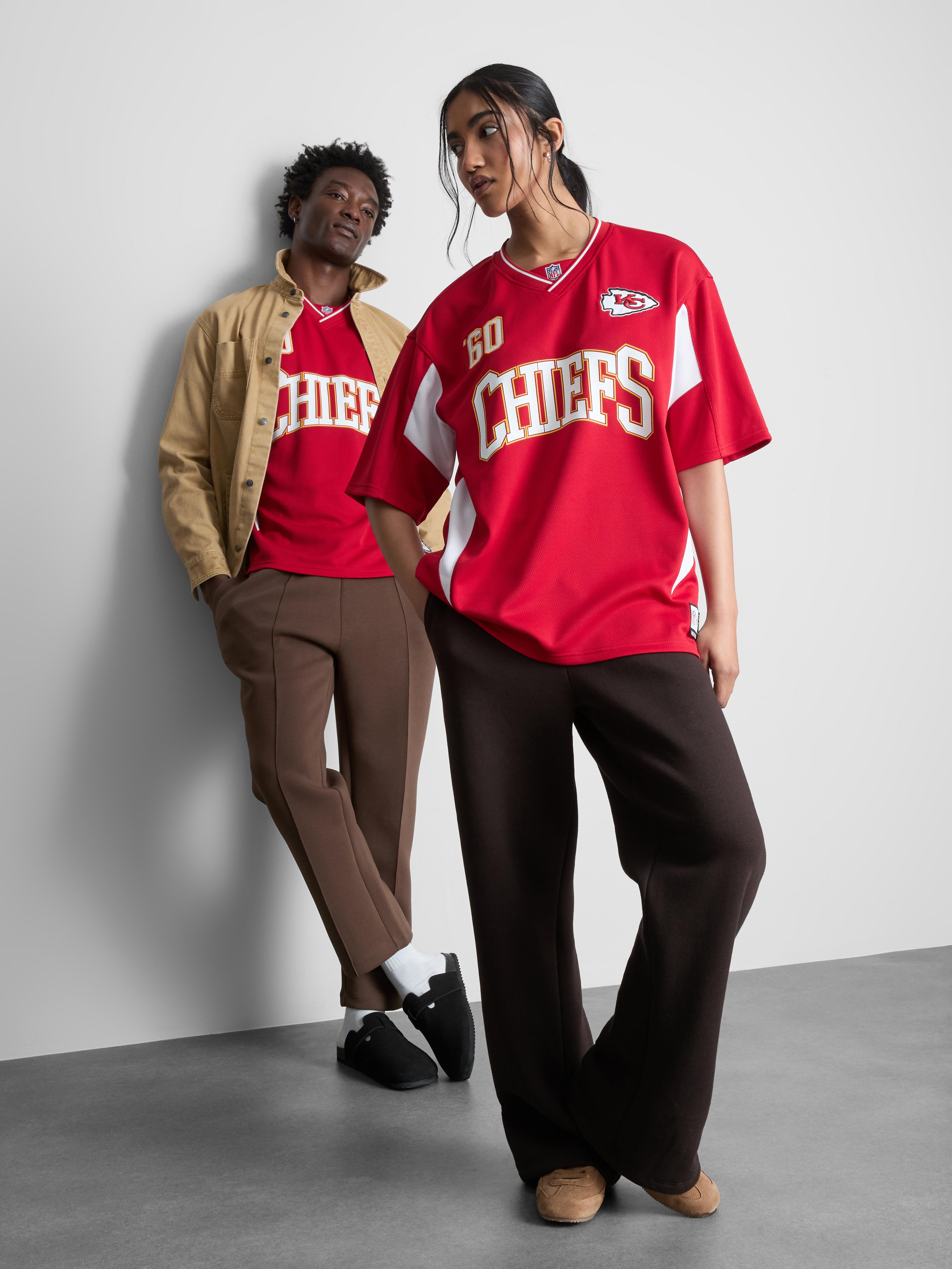 Men's Red NFL Kansas City Chiefs V-Neck T-Shirt | Primark